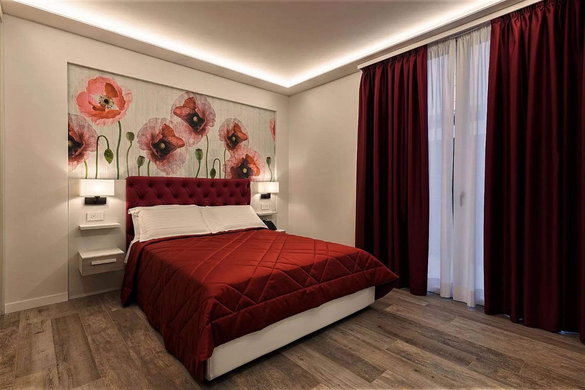 Garden view, Bed in Petit Hotel