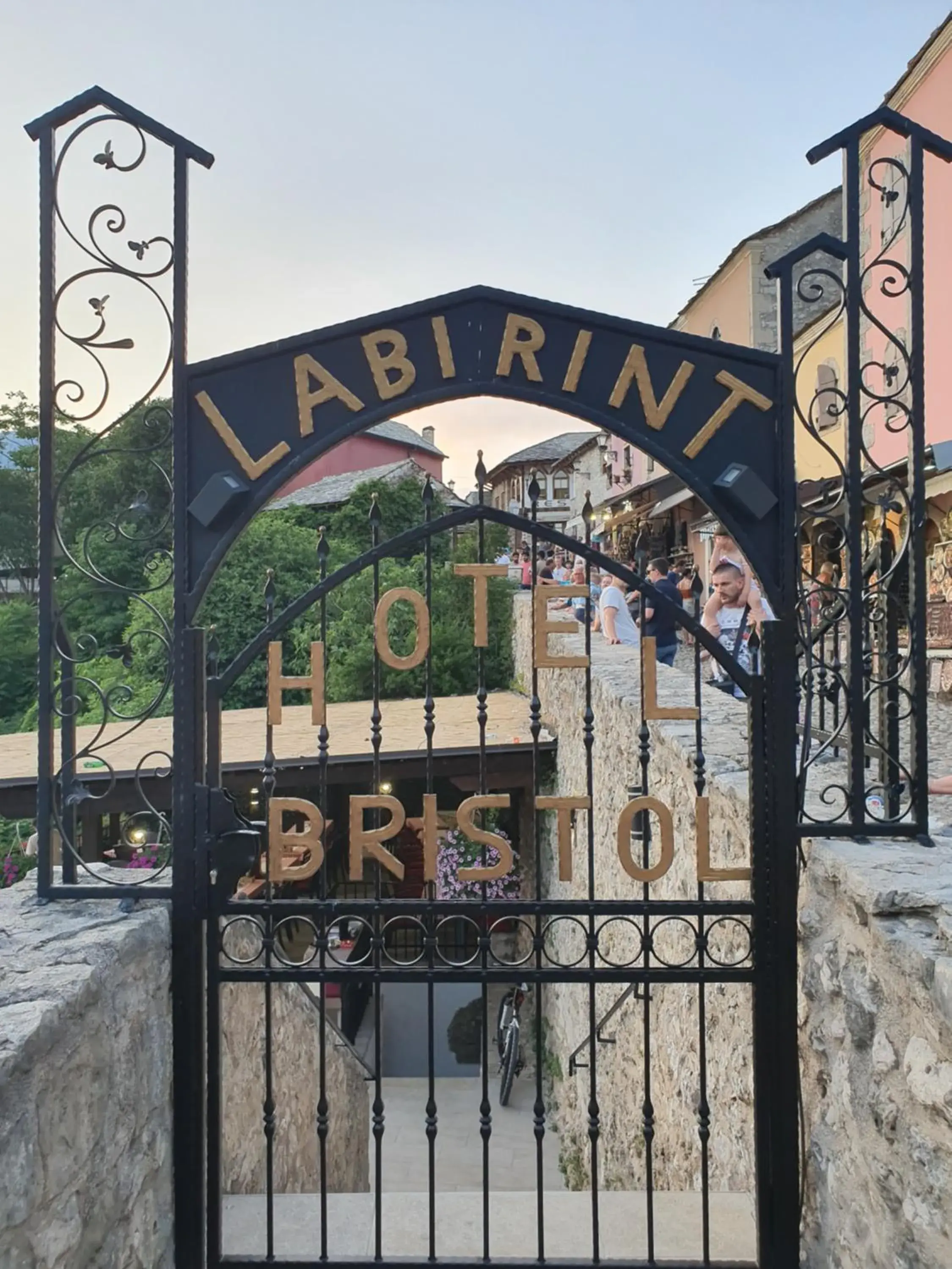 Restaurant/places to eat in Hotel Bristol Restaurant/places to eat in Hotel Bristol