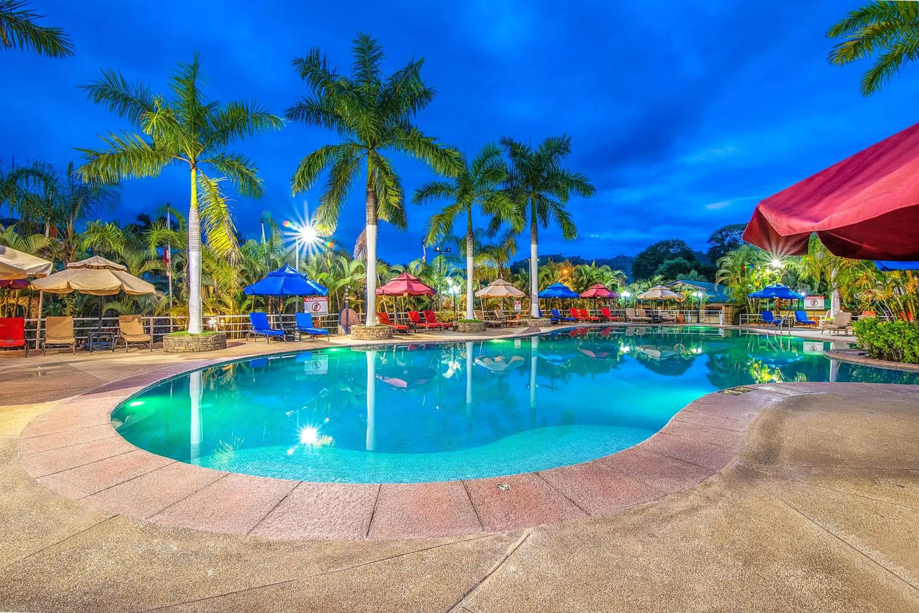 Swimming Pool in Hotel Casa Roland Golfito Resort