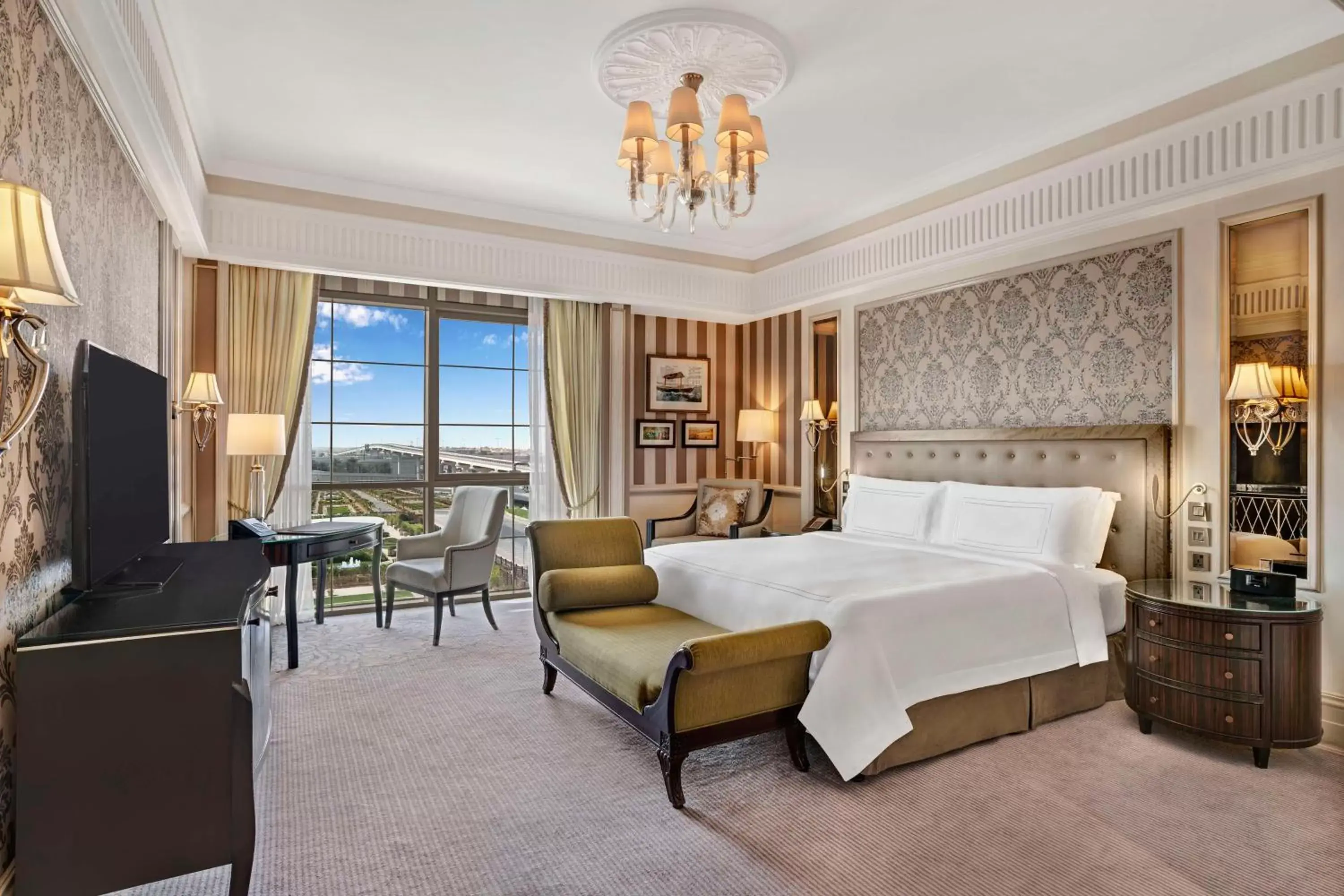 Bed in Habtoor Palace Dubai, LXR Hotels & Resorts