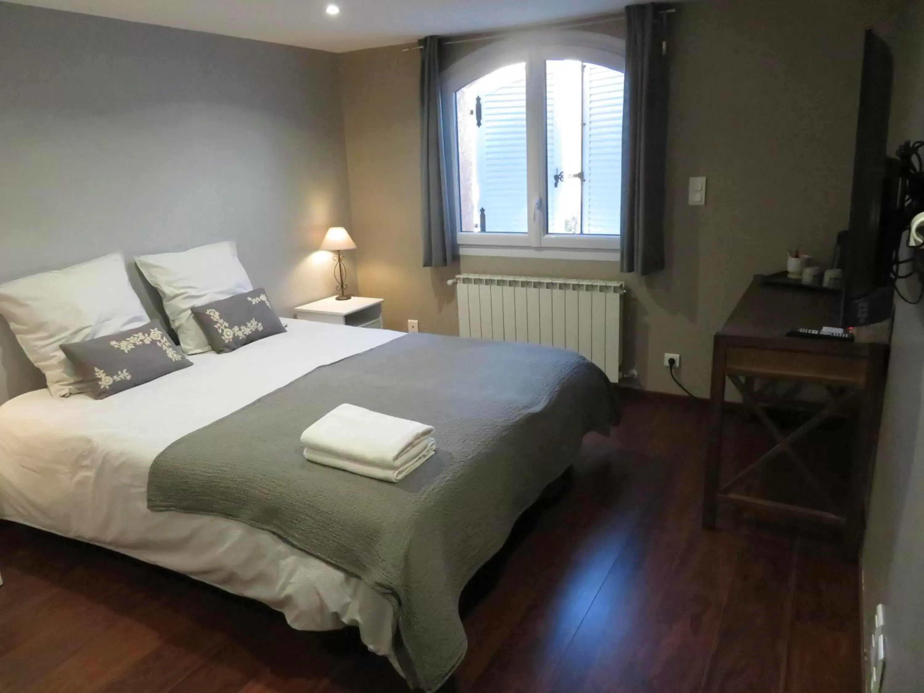 Photo of the whole room, Bed in Chambre privé entre Lyon et St Etienne