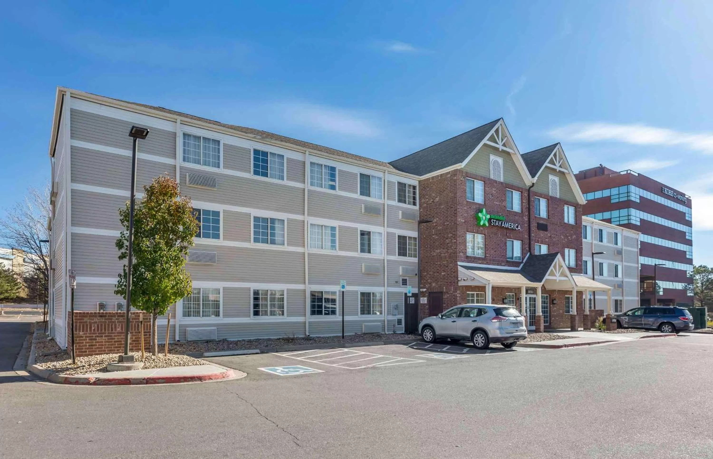 Property building in Extended Stay America Select Suites - Denver - Tech Center South - Greenwood Village