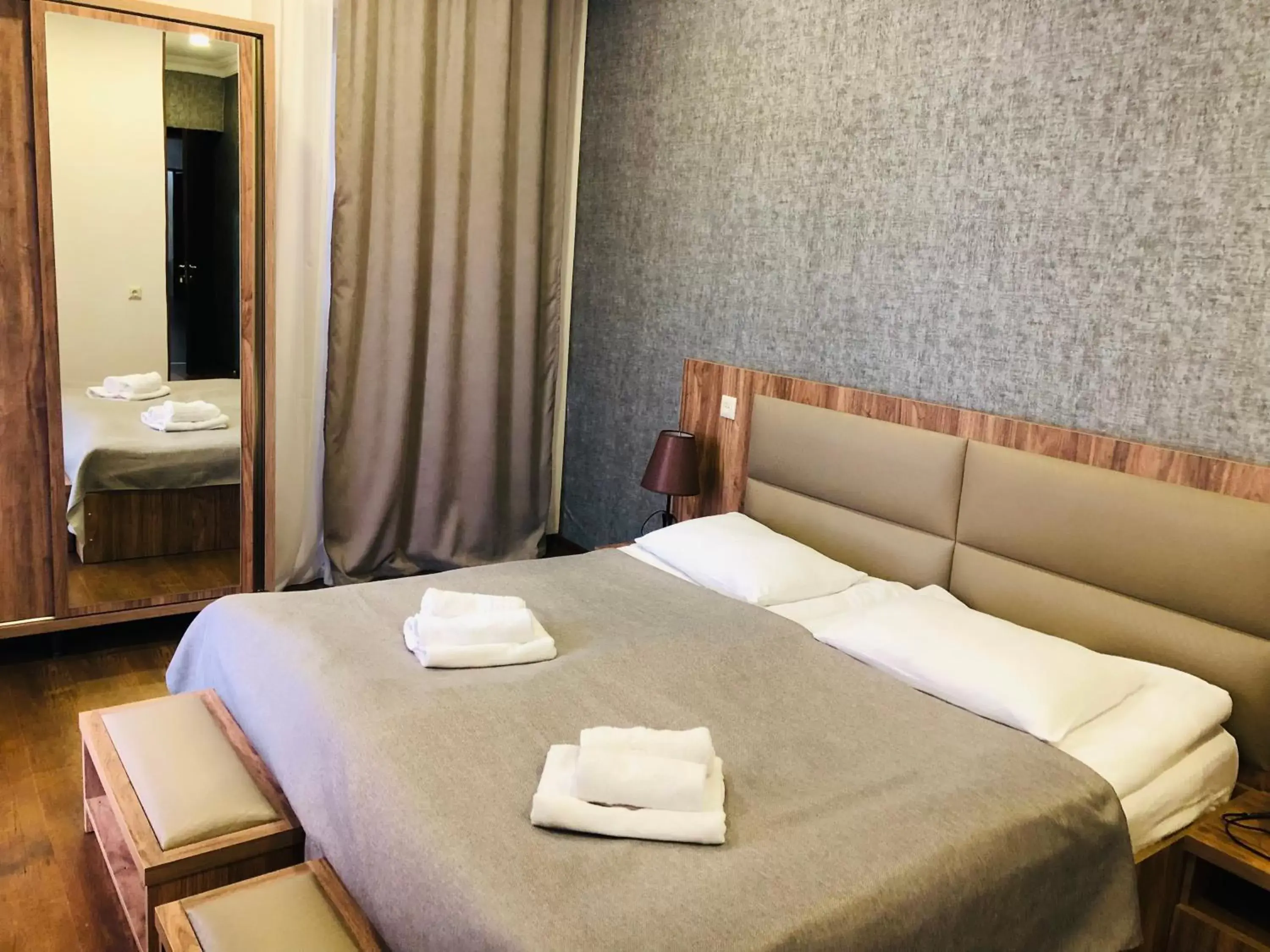 Large Twin Room in Hotel Shgedi Mestia Large Twin Room in Hotel Shgedi Mestia