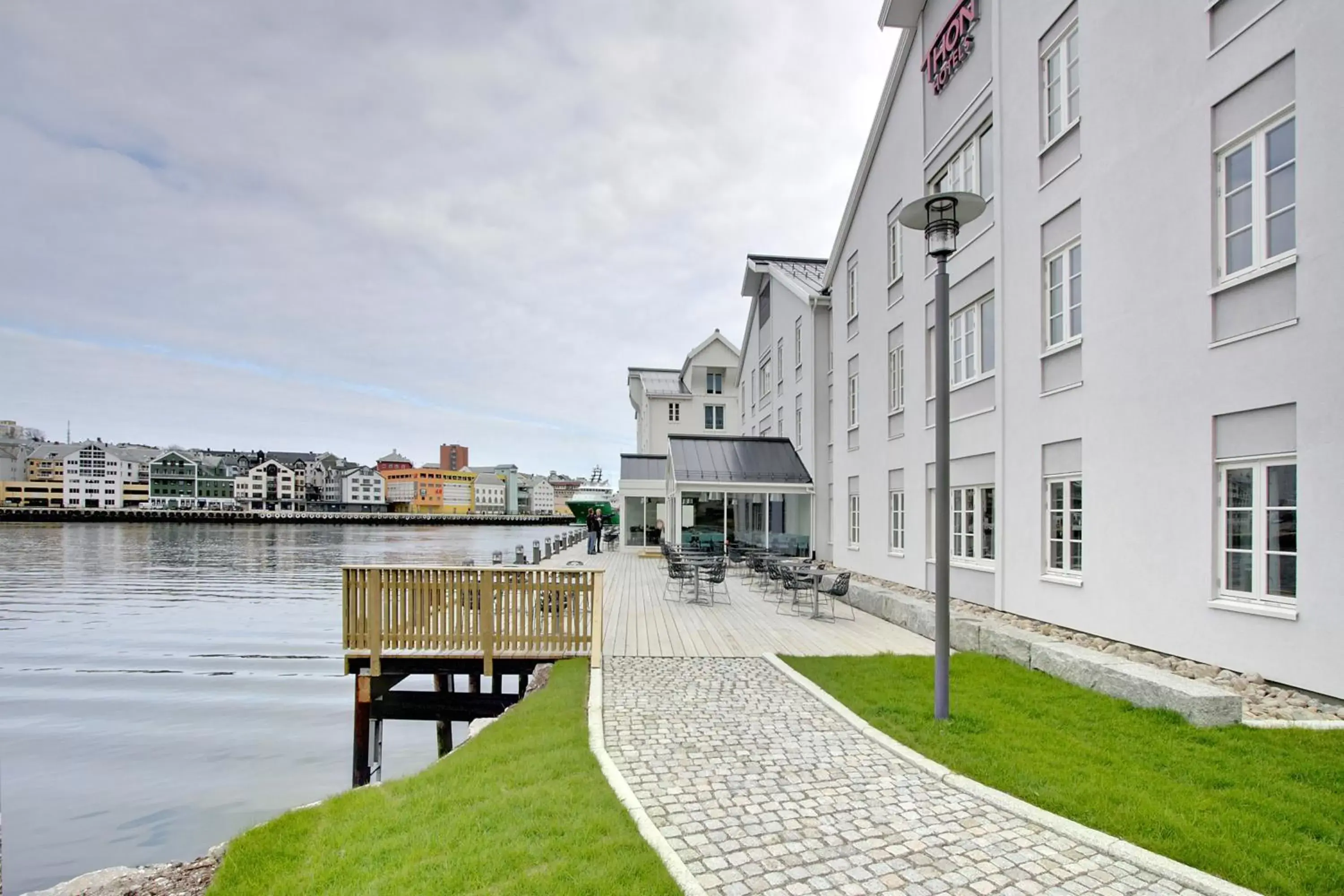 Facade/entrance in Thon Hotel Kristiansund