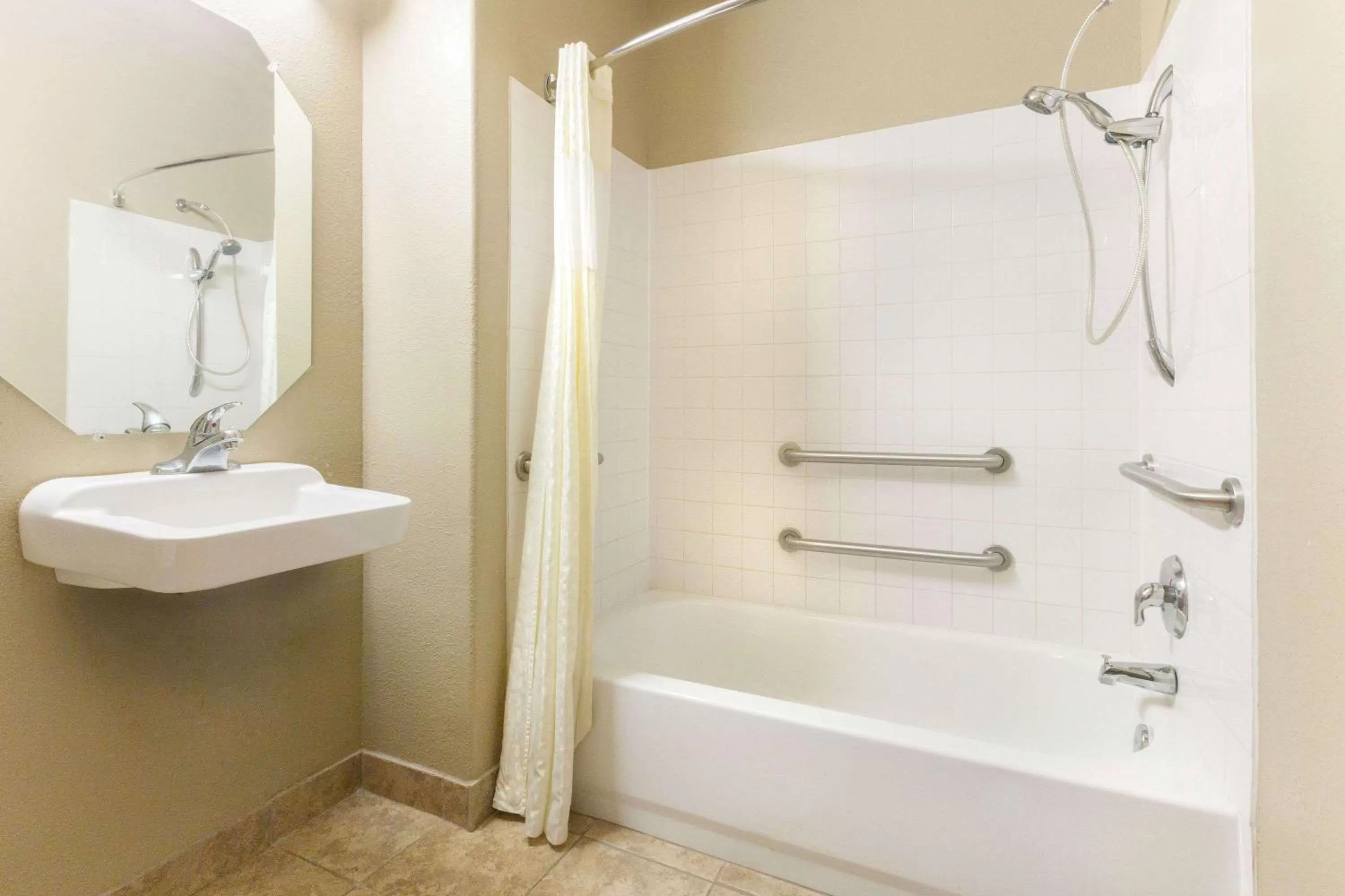 Photo of the whole room in Lone Star Inn & Suites