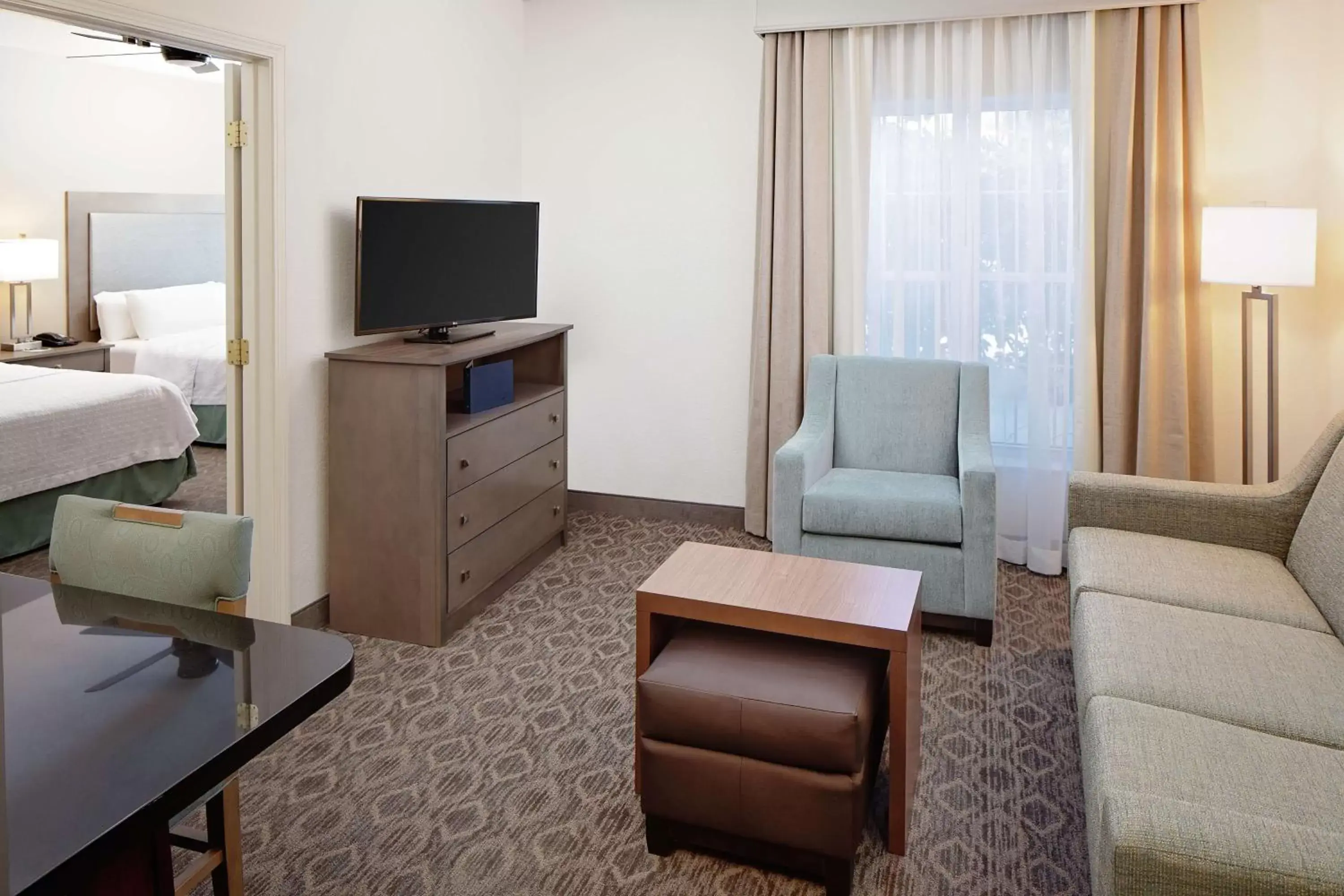 Bedroom, Seating Area in Homewood Suites by Hilton Hartford-Farmington