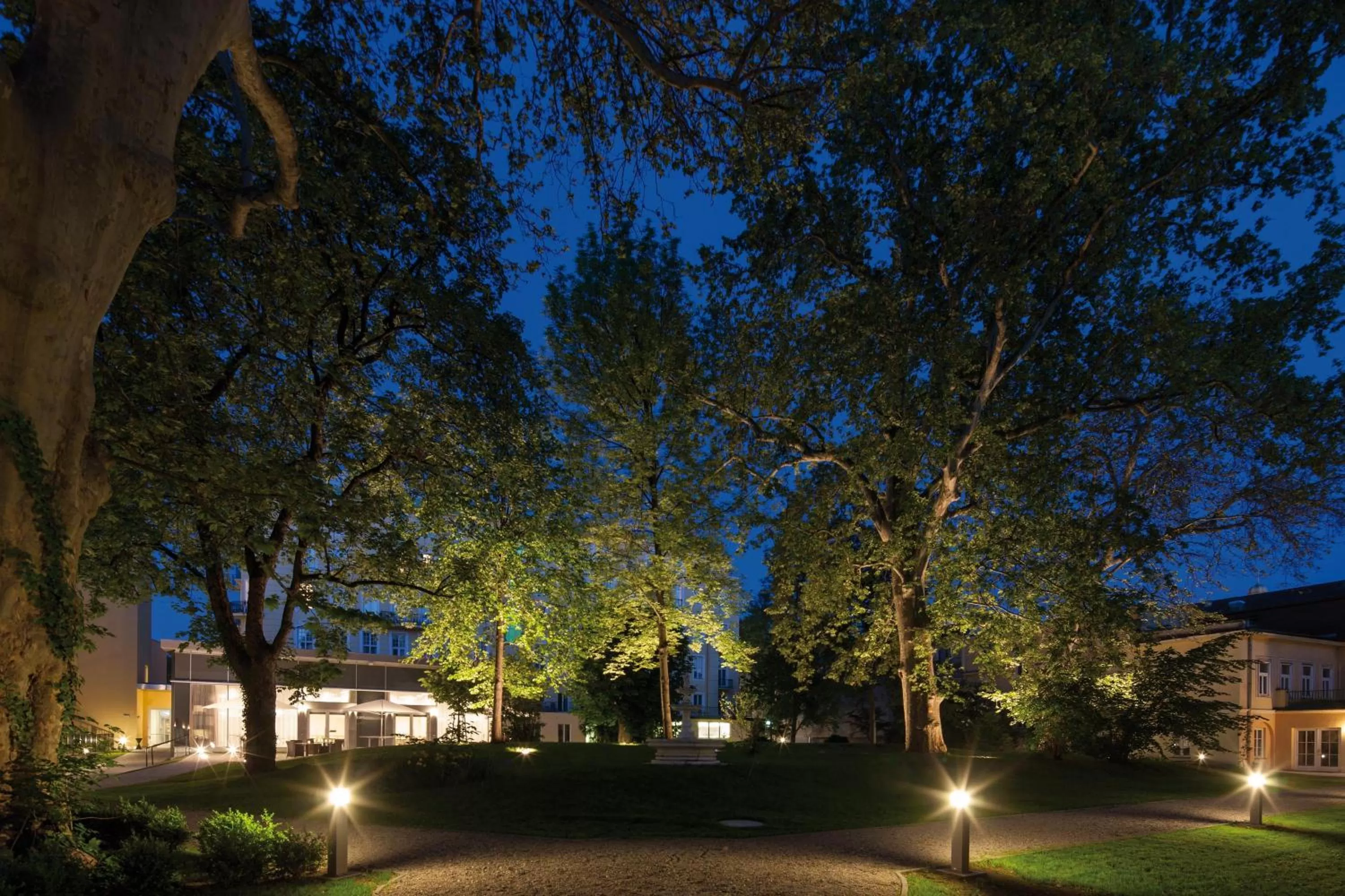 Garden in Austria Trend Parkhotel Schönbrunn Wien