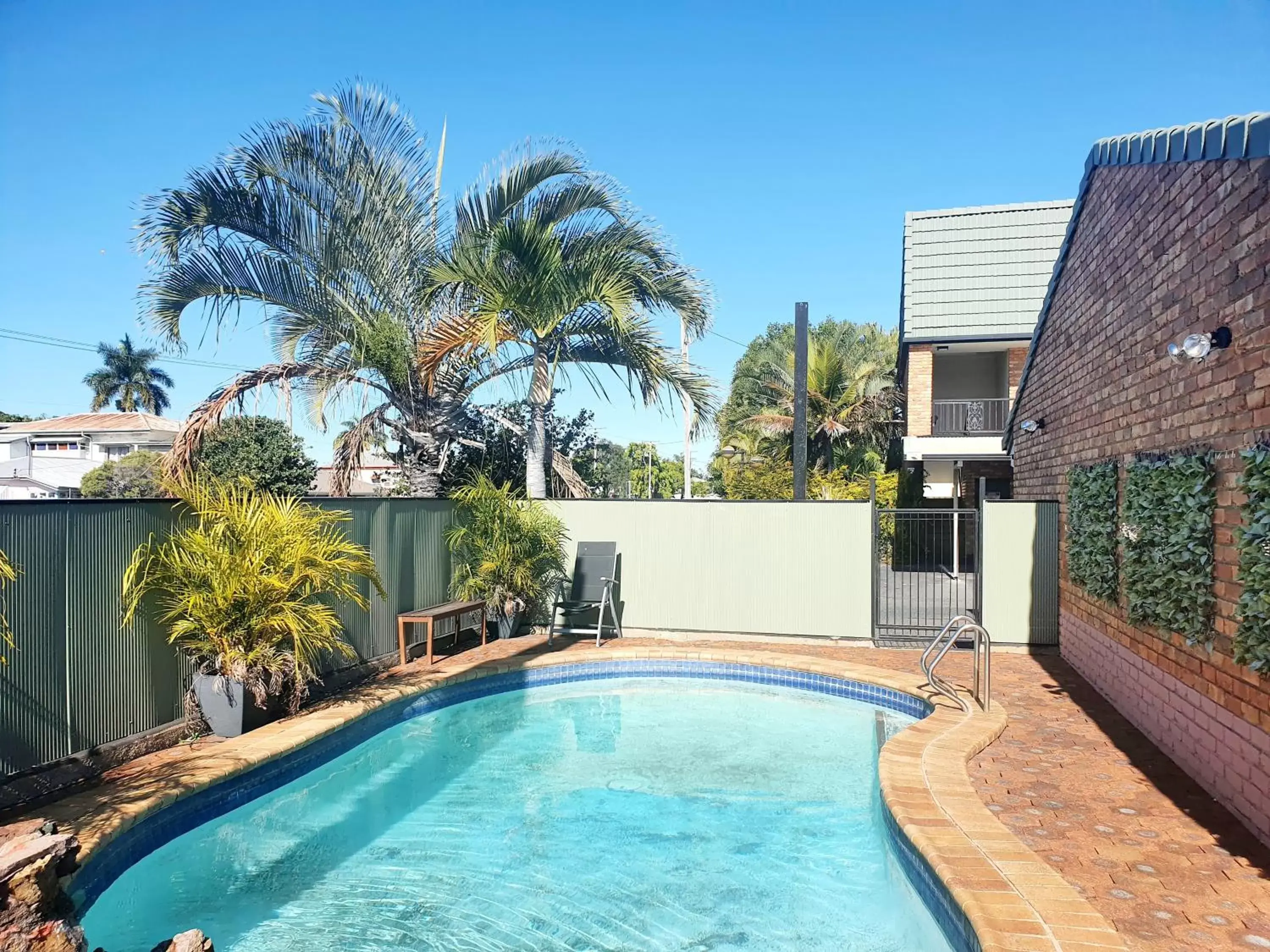 Swimming Pool in Archer Park Motel