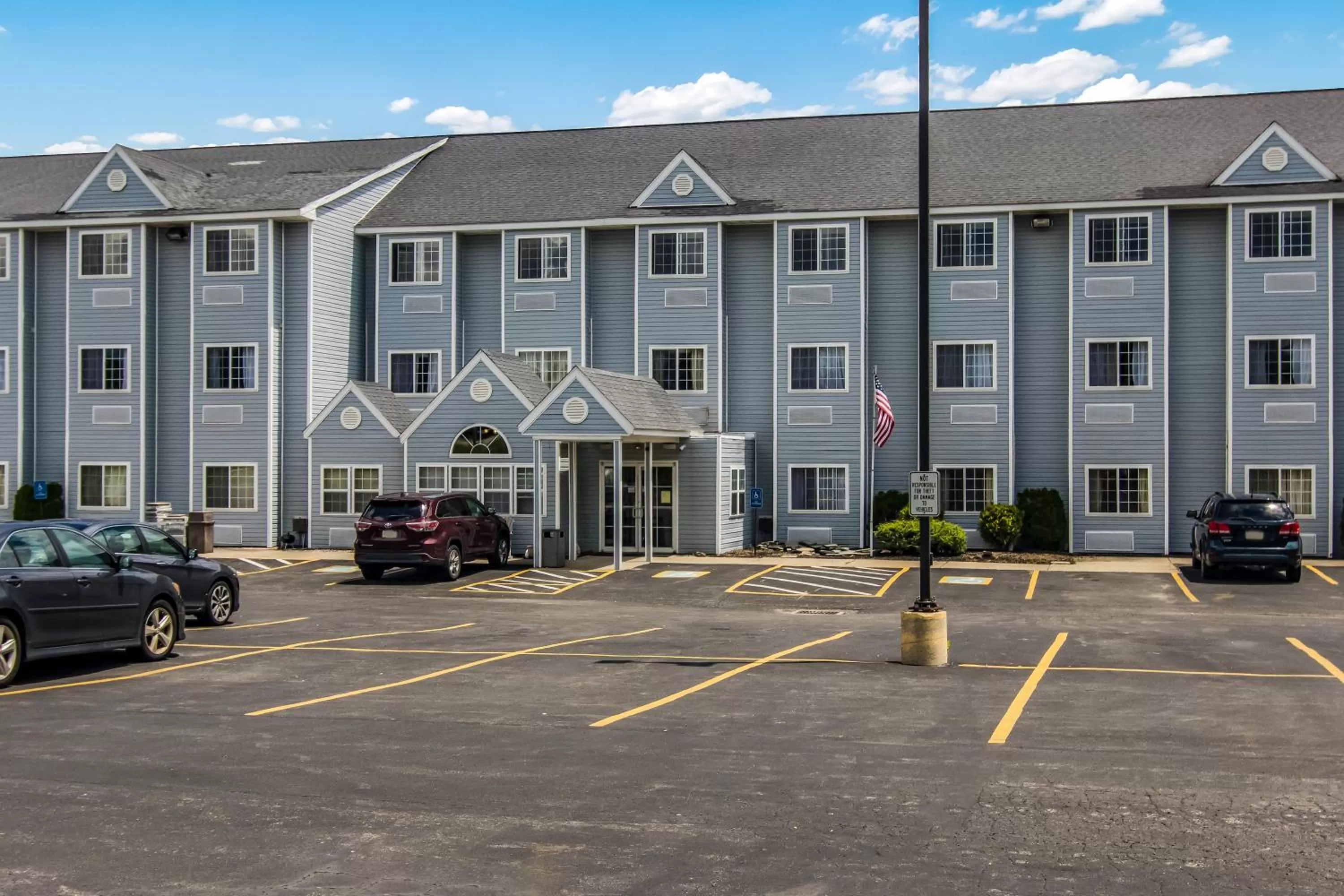 Landmark view in Quality Inn & Suites Grove City-Outlet Mall