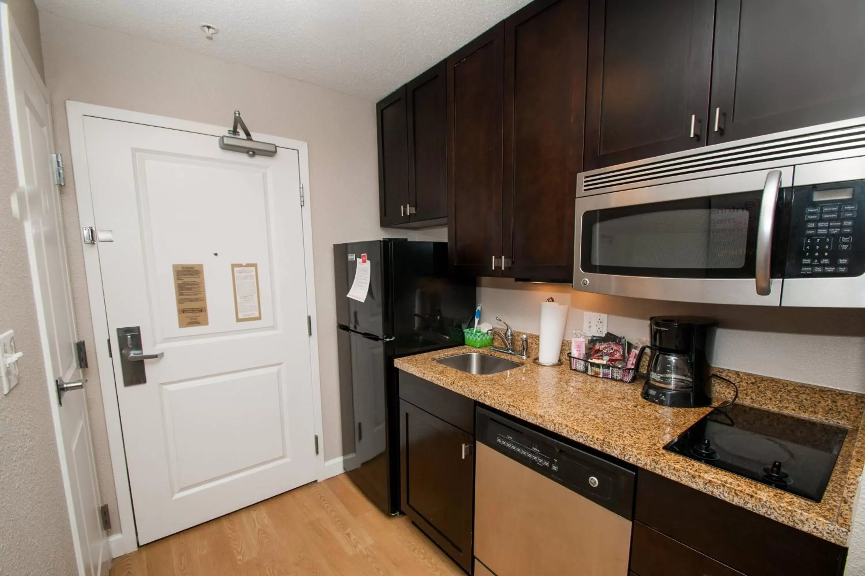 Kitchen or kitchenette, Kitchen/Kitchenette in TownePlace Suites by Marriott Scranton Wilkes-Barre