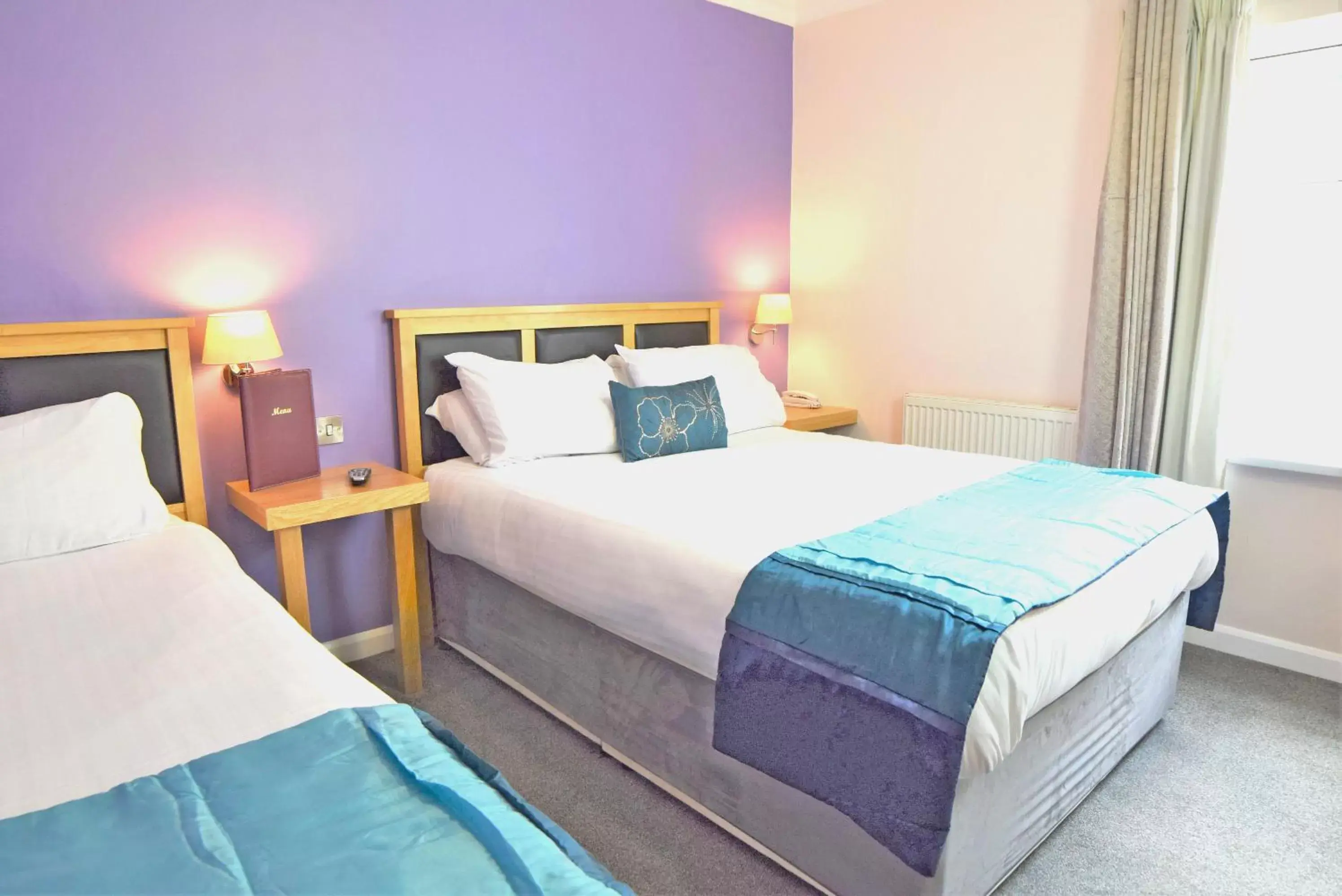 Bedroom, Bed in Dovedale Hotel and Restaurant