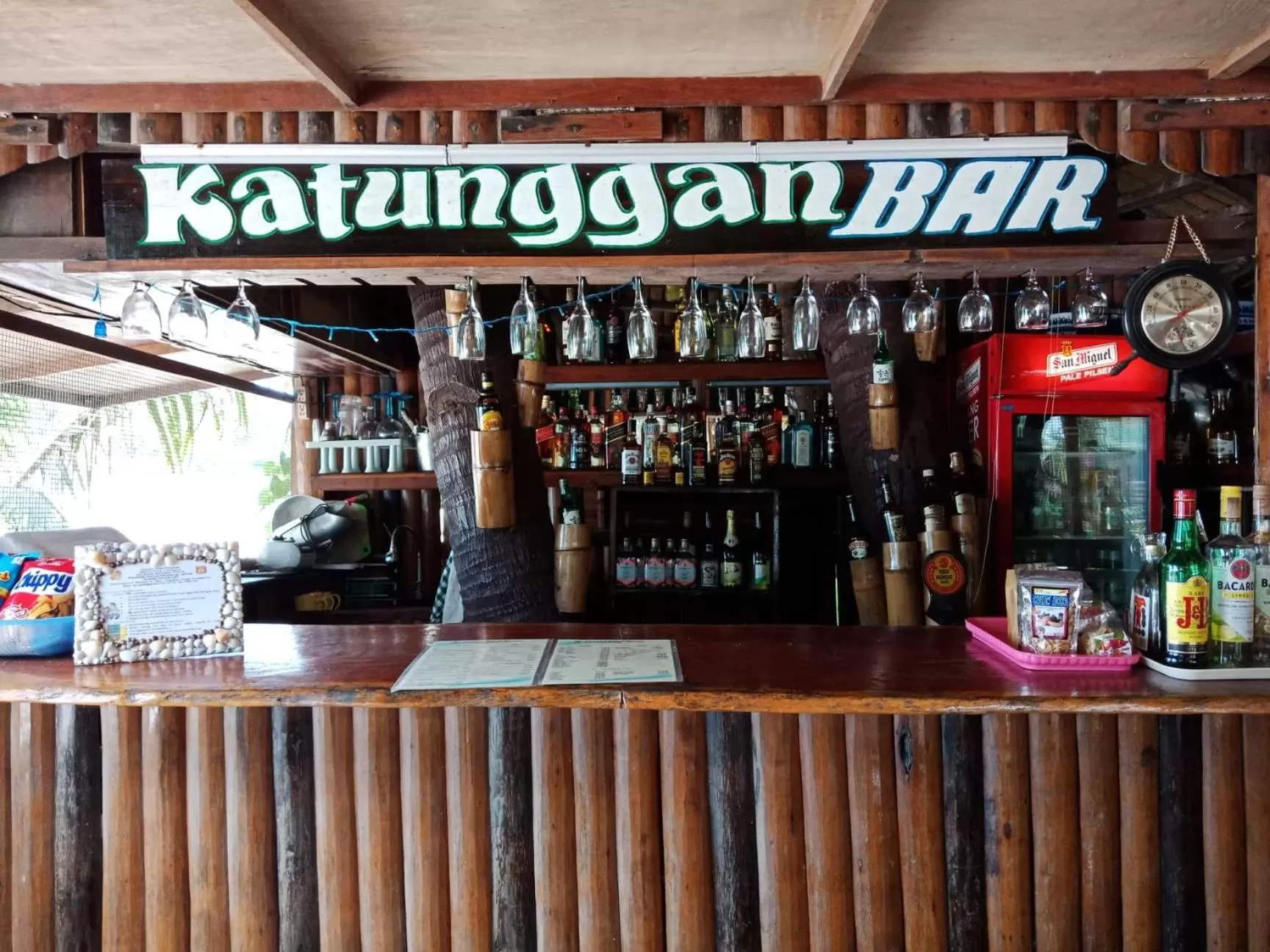 Alcoholic drinks in Victoria Beach House