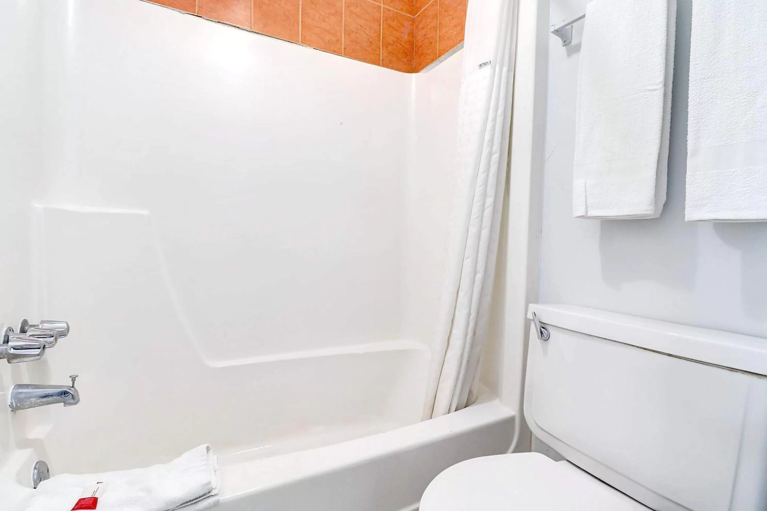 Bathroom in Motel 6 Tucson, AZ - East Williams Center