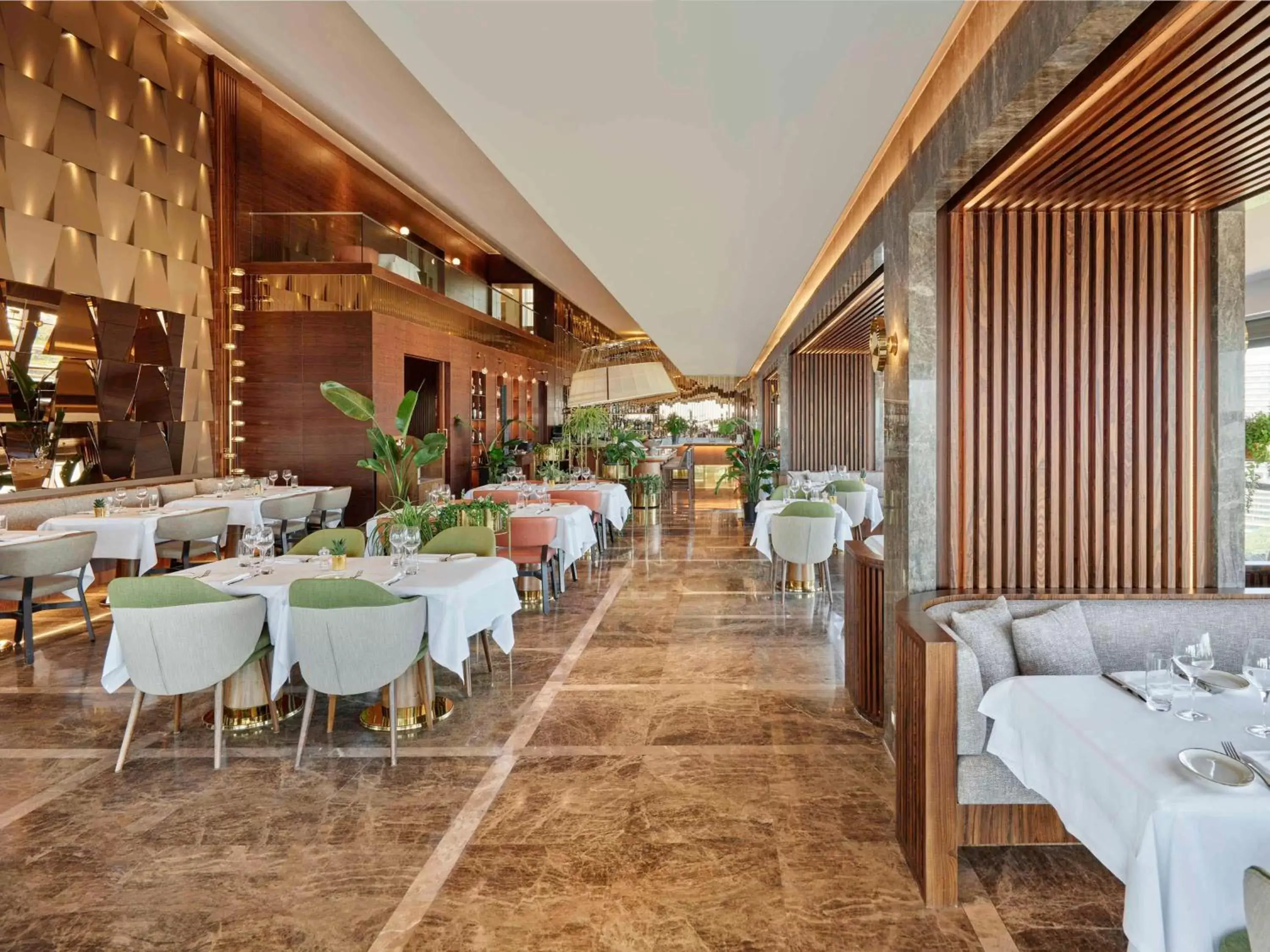 Restaurant/Places to Eat in Mövenpick Hotel Istanbul Bosphorus