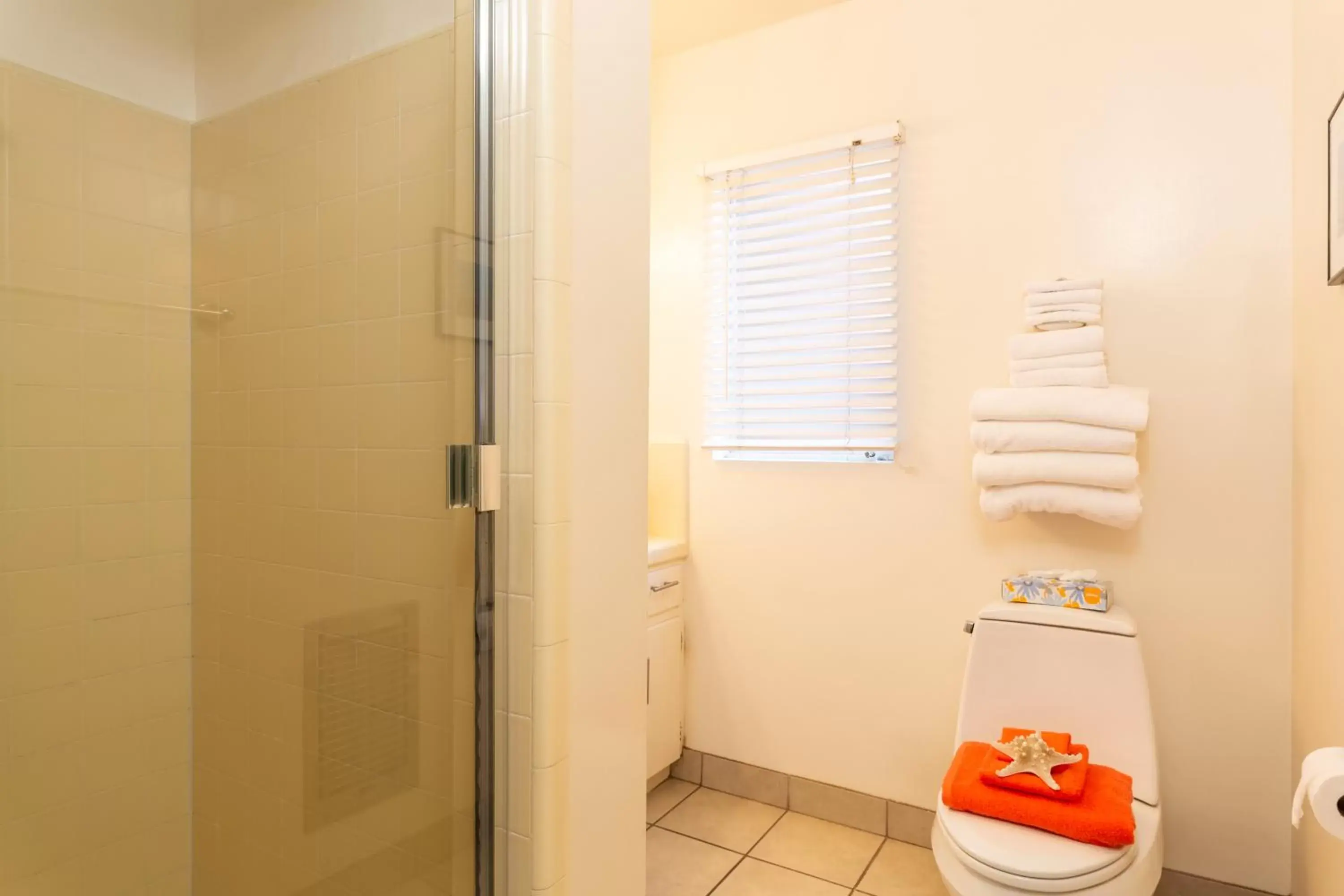 Bathroom in The Sea View Inn At The Beach