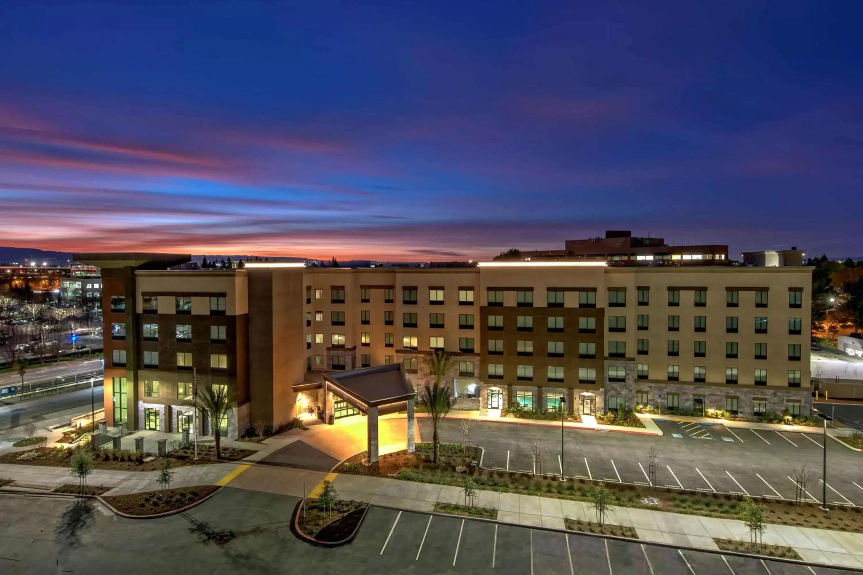 Property building in Hampton Inn & Suites San Jose Airport