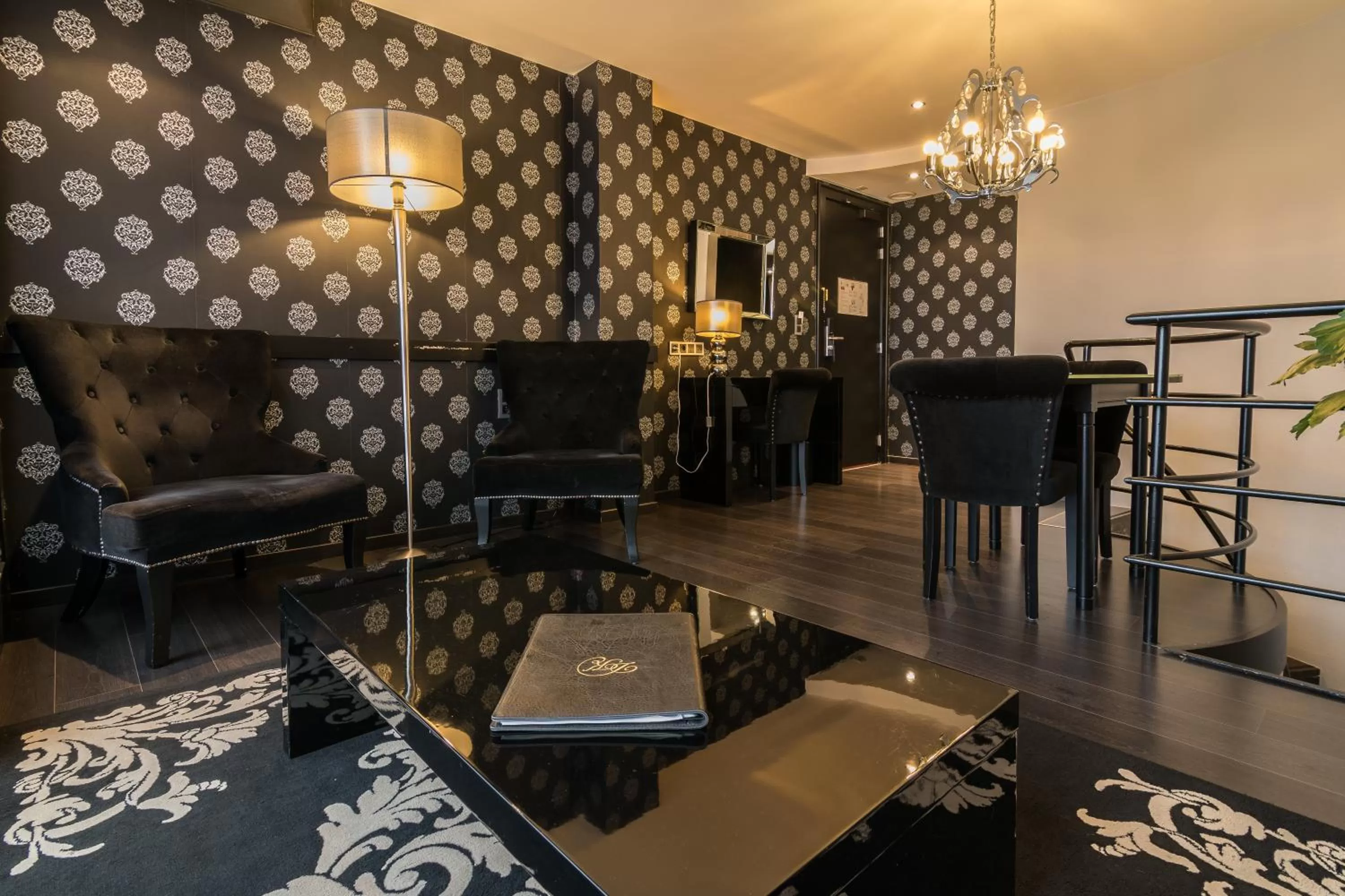 Living room in De Keyser Hotel