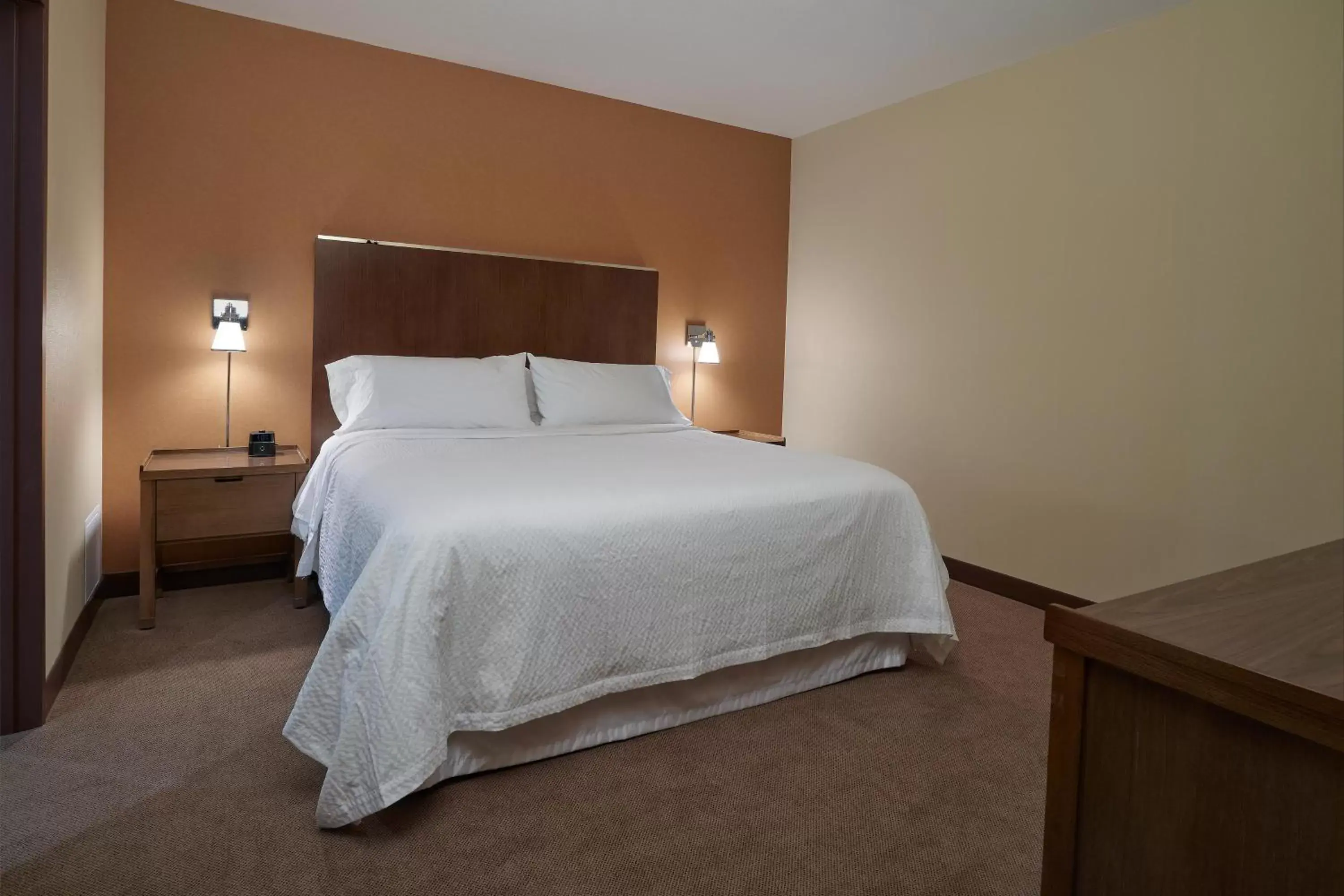 Swimming pool, Bed in Four Points by Sheraton Sherwood Park