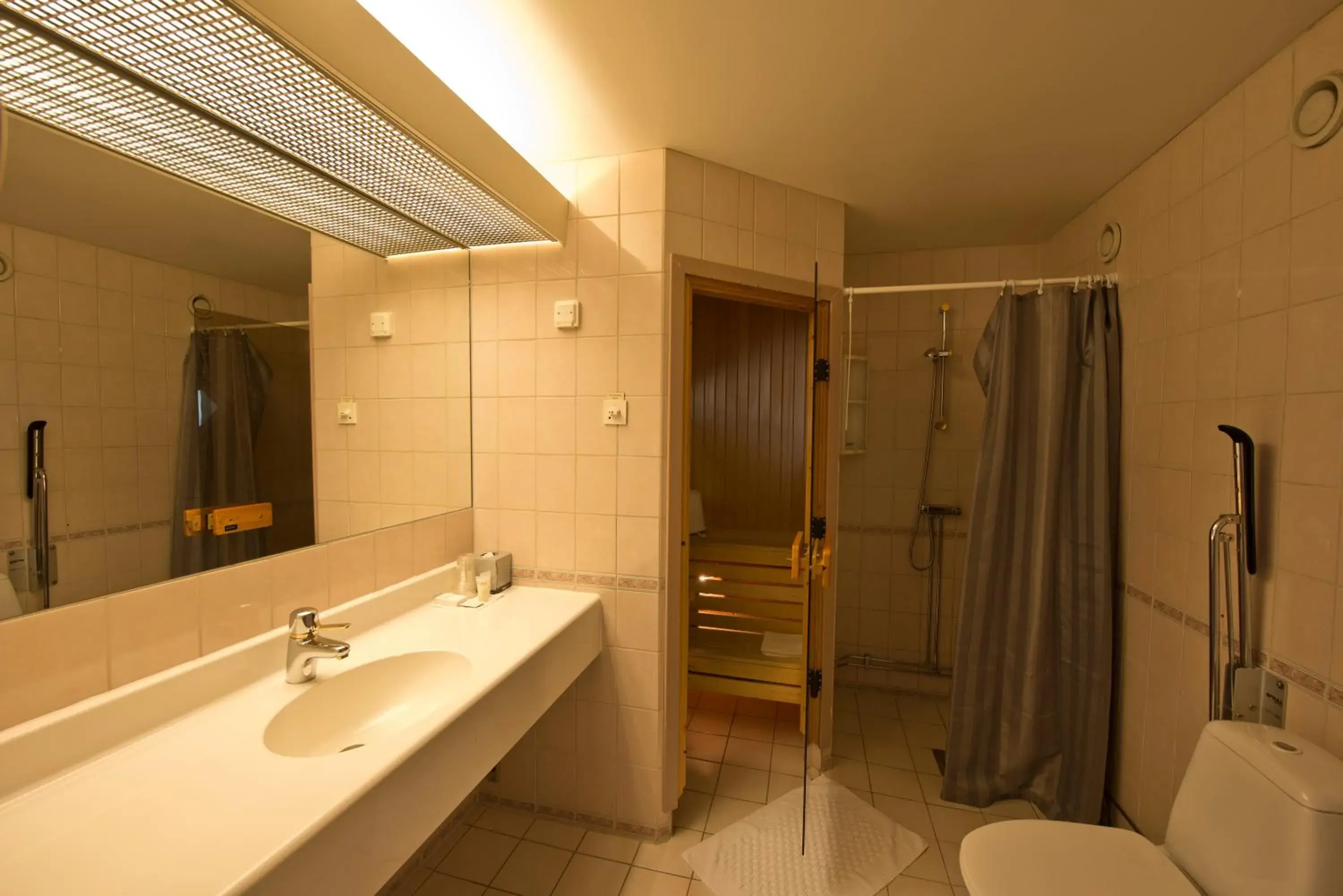 Bathroom in Hotell Valhall