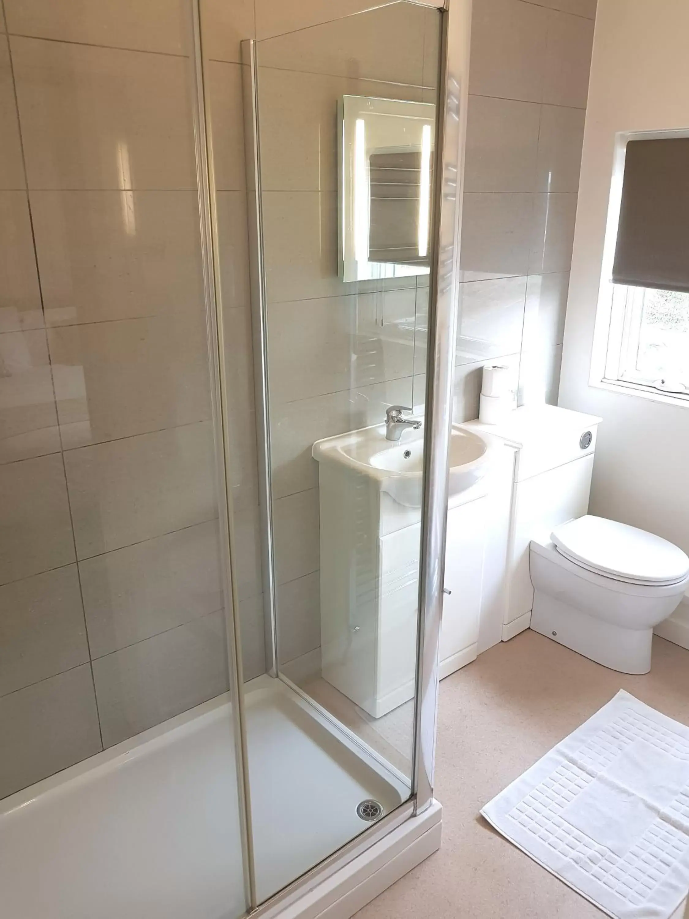 Bedroom, Bathroom in Ferry House Inn