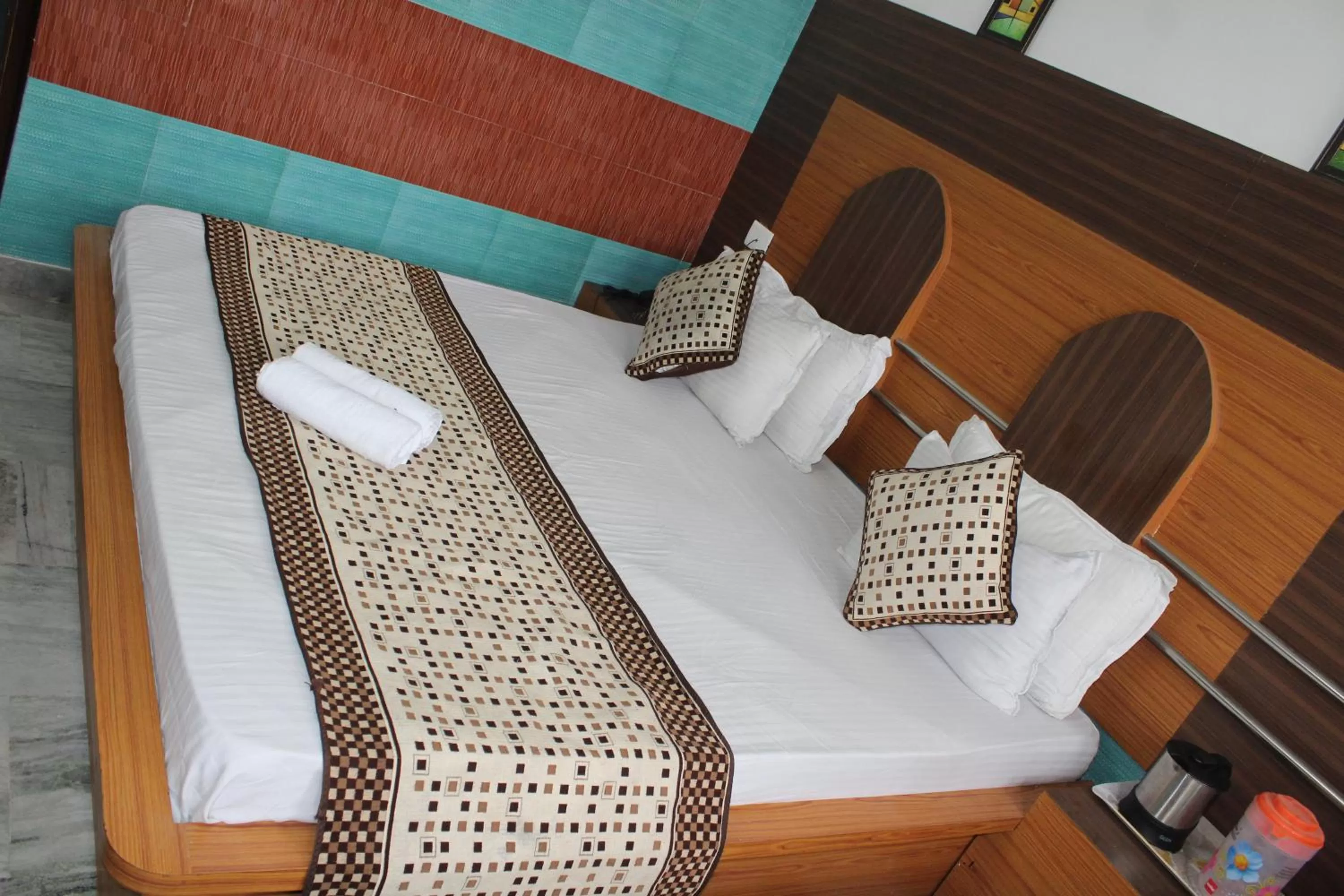 Bed in Trimrooms @ Katra Railway Station