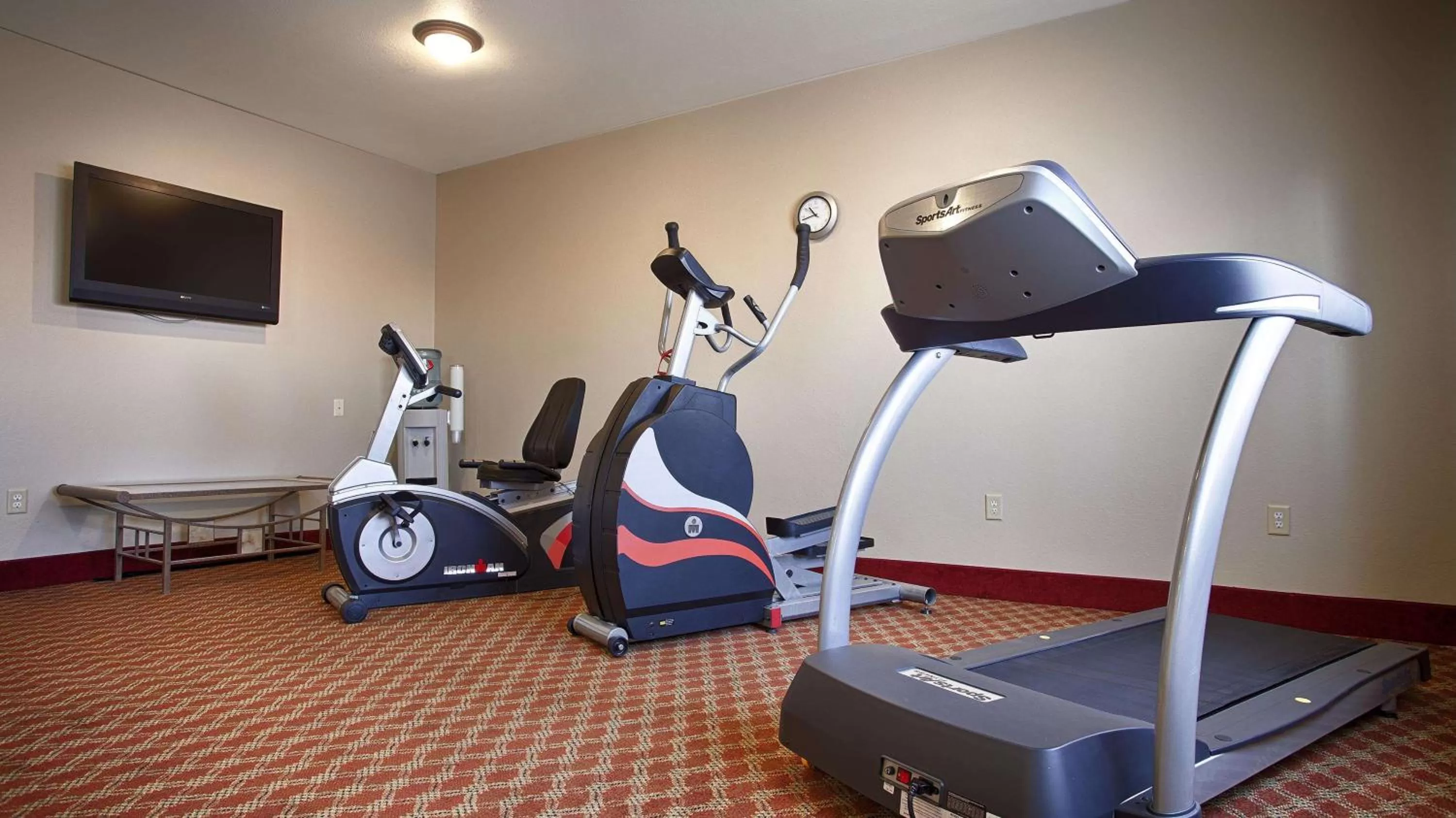 Fitness centre/facilities in Best Western Inn & Suites - Henrietta