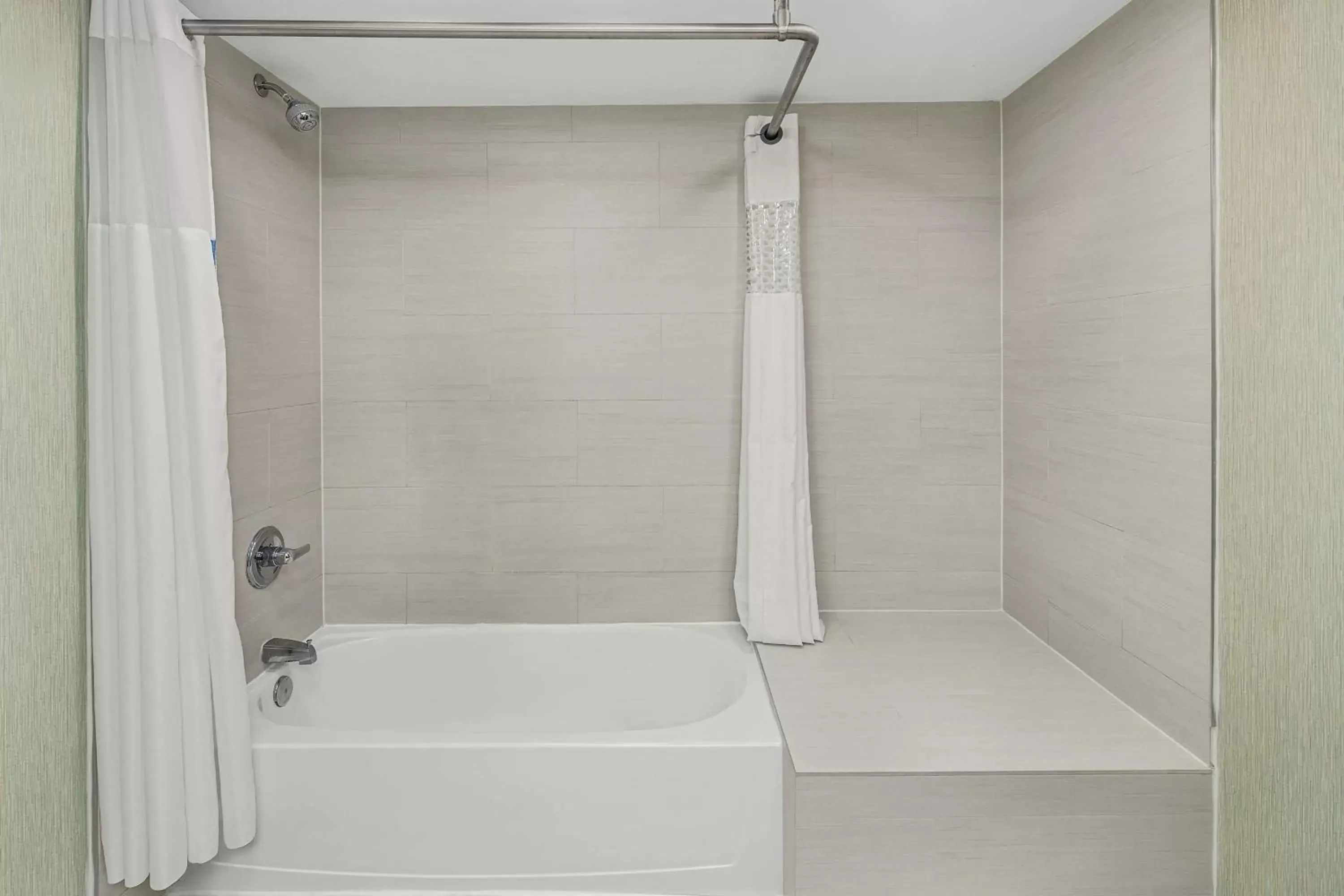 Bathroom in Hampton Inn Richmond-SW Hull Street Bathroom in Hampton Inn Richmond-SW Hull Street