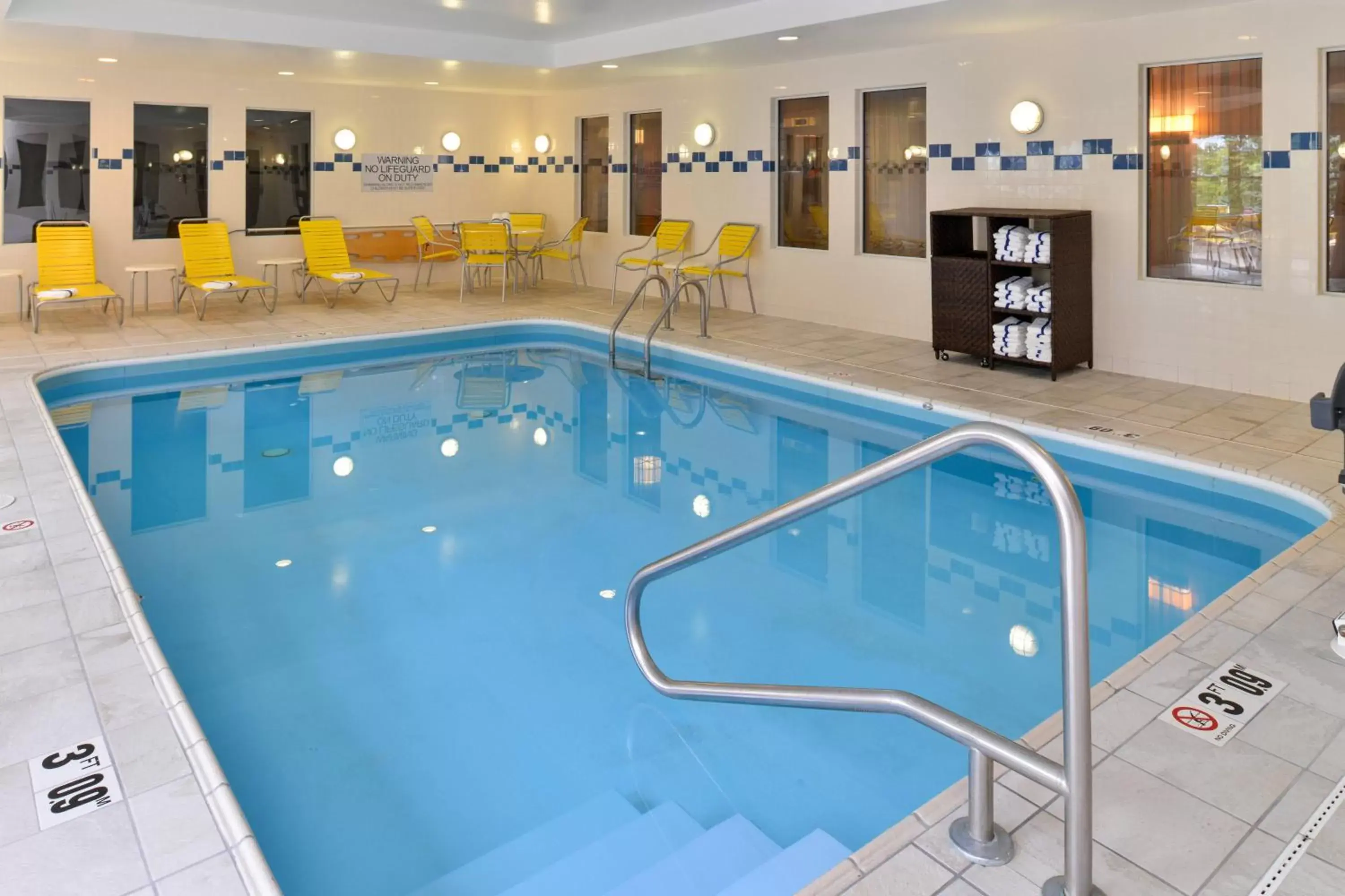 Swimming Pool in Fairfield Inn & Suites Cleveland Avon