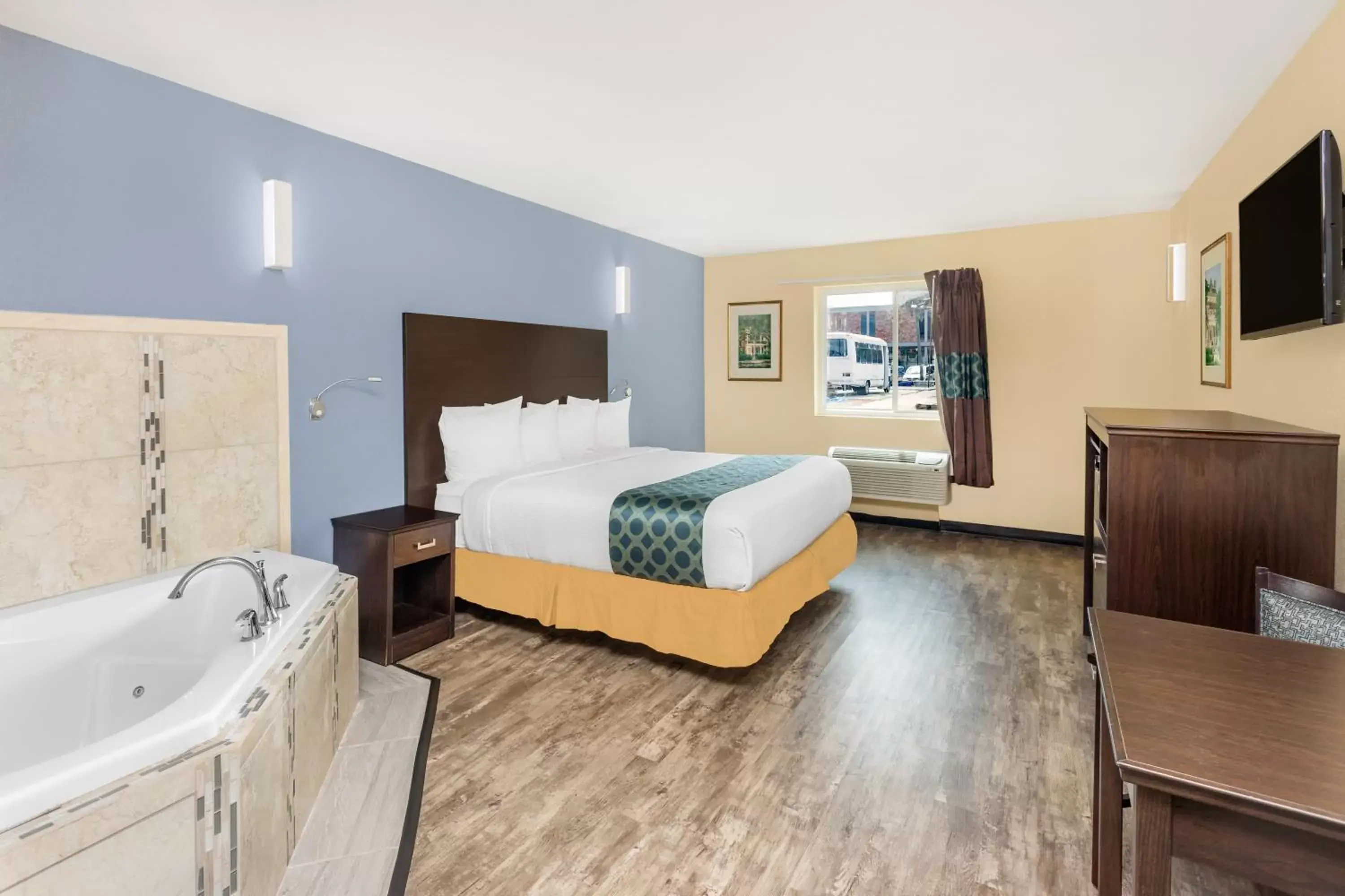 Bed in Days Inn by Wyndham New Orleans Pontchartrain