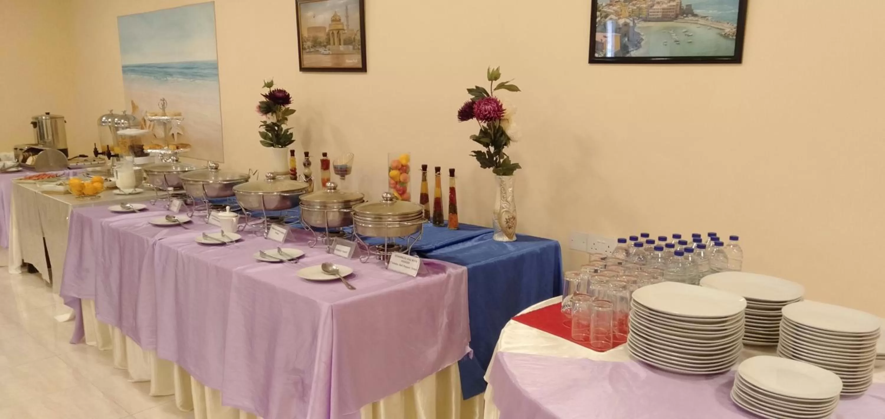 Restaurant/places to eat in Tanuf Residency Hotel