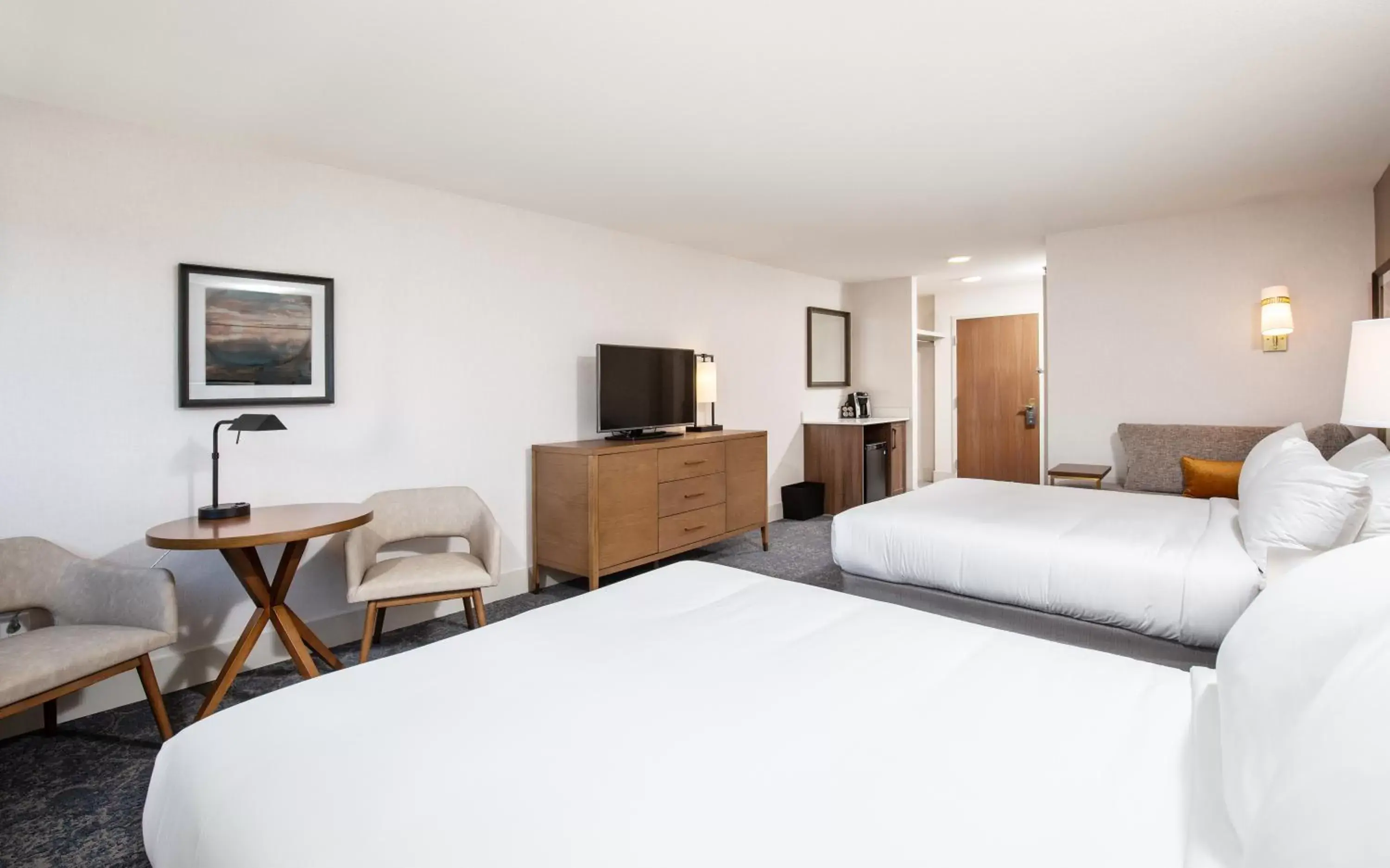 Photo of the whole room, Bed in Pomeroy Hotel Fort McMurray
