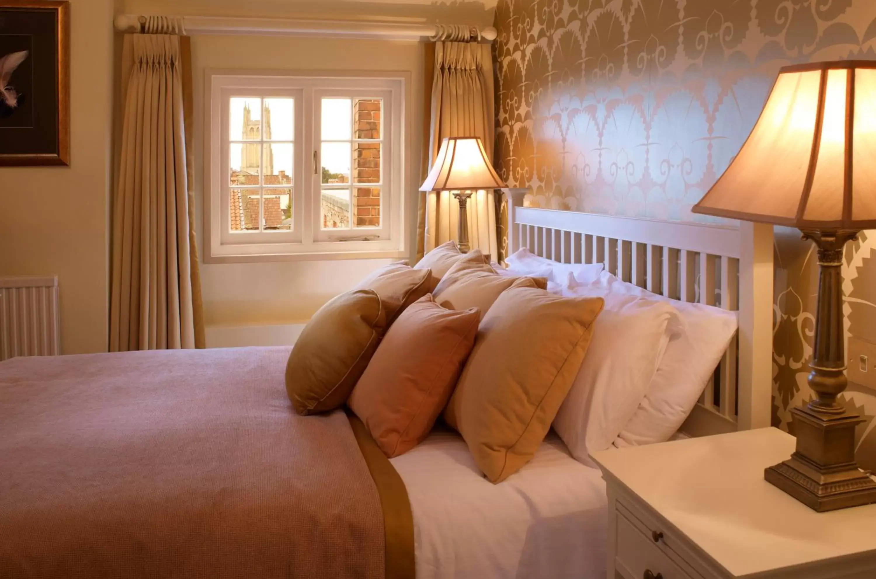 Bedroom, Bed in The Swan Hotel, Wells, Somerset