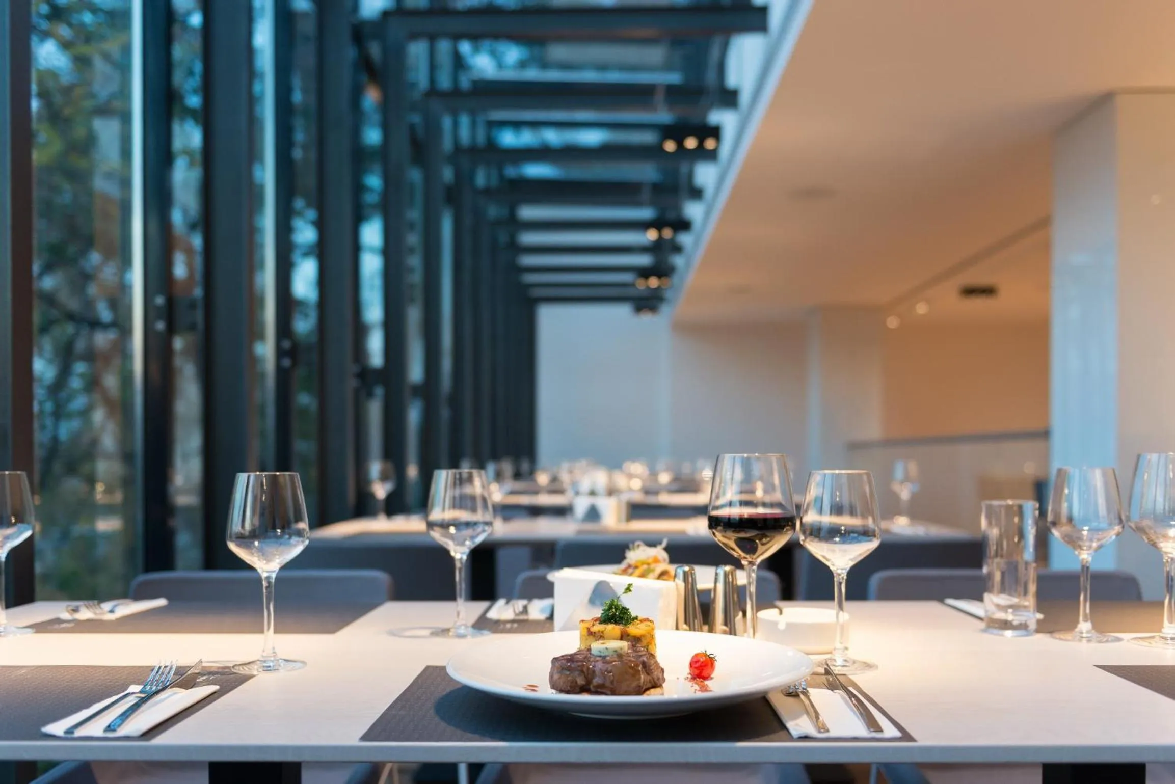 Restaurant/places to eat in Hotel Privo