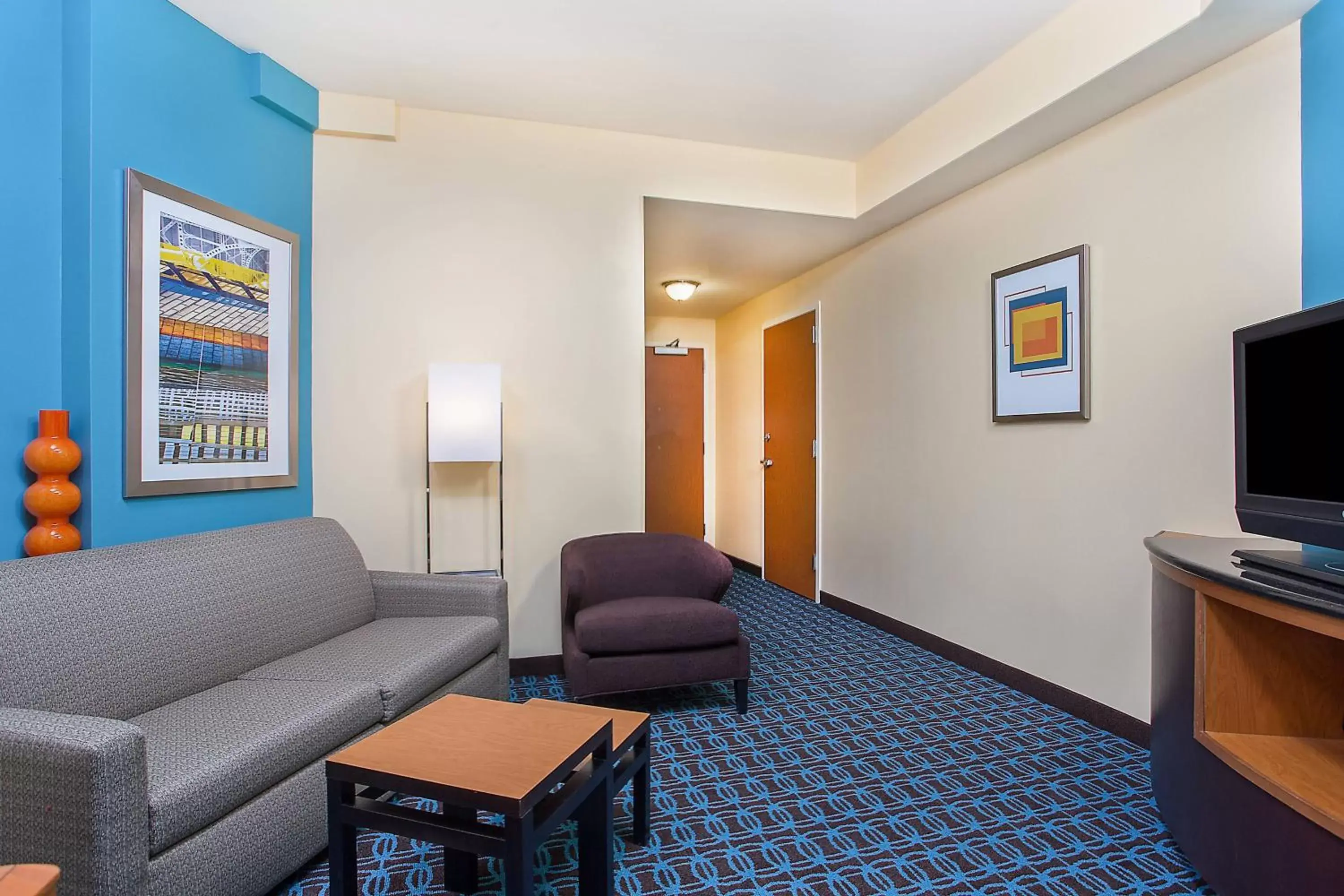 Photo of the whole room, Seating Area in Fairfield Inn & Suites Louisville East