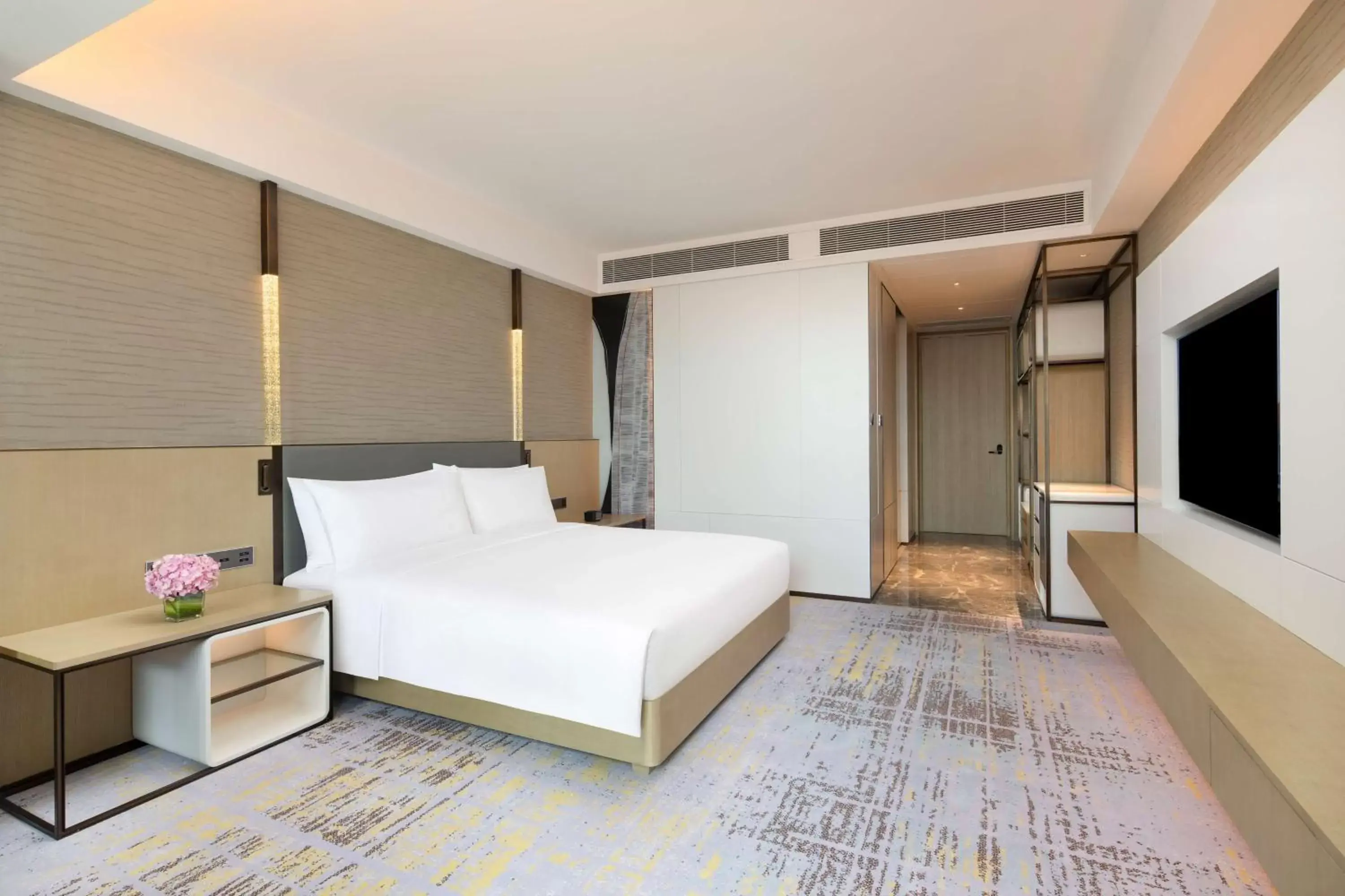 Bed in Doubletree By Hilton Kunming Airport