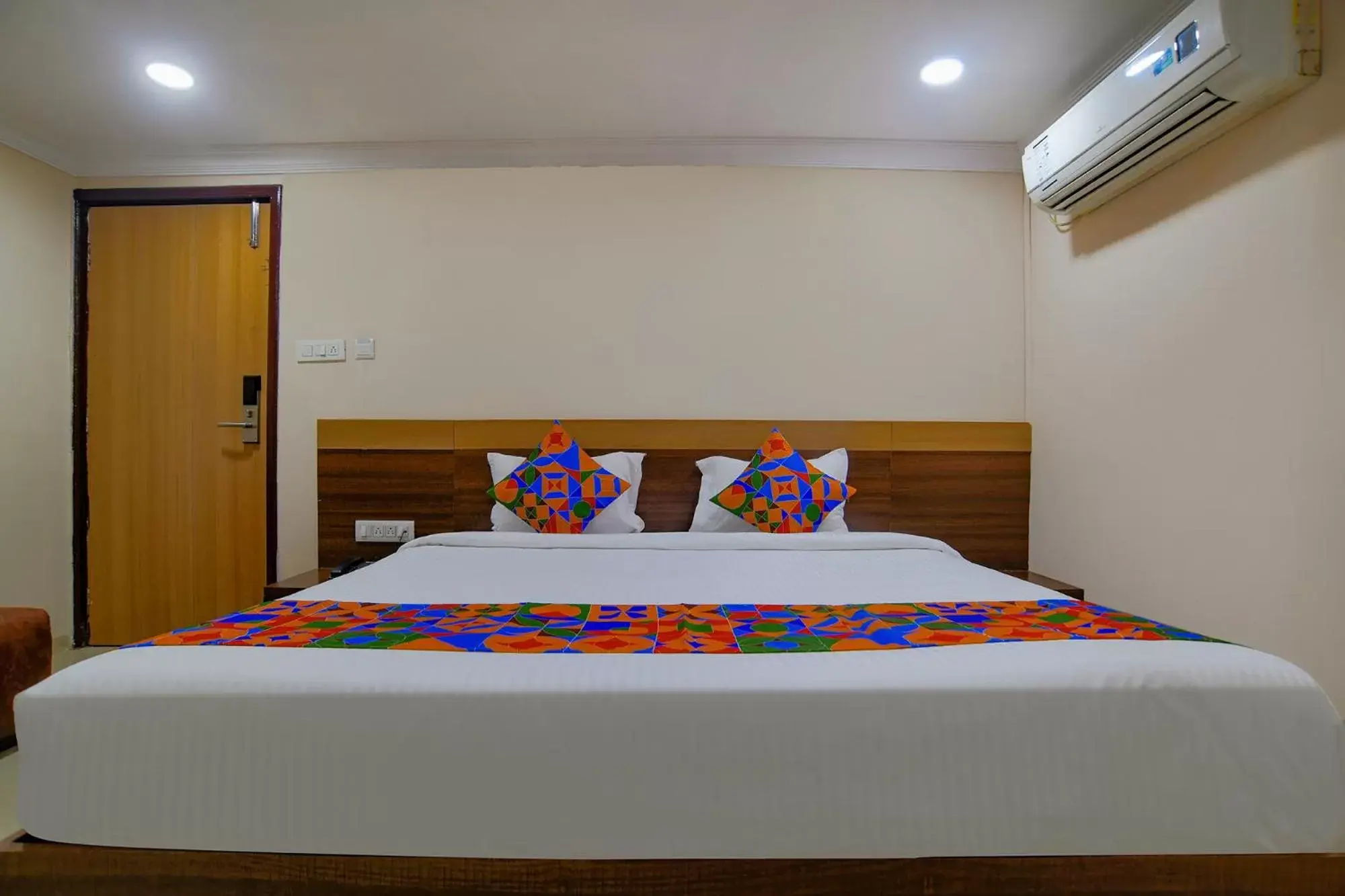 Bed in FabHotel Pishori Bed in FabHotel Pishori