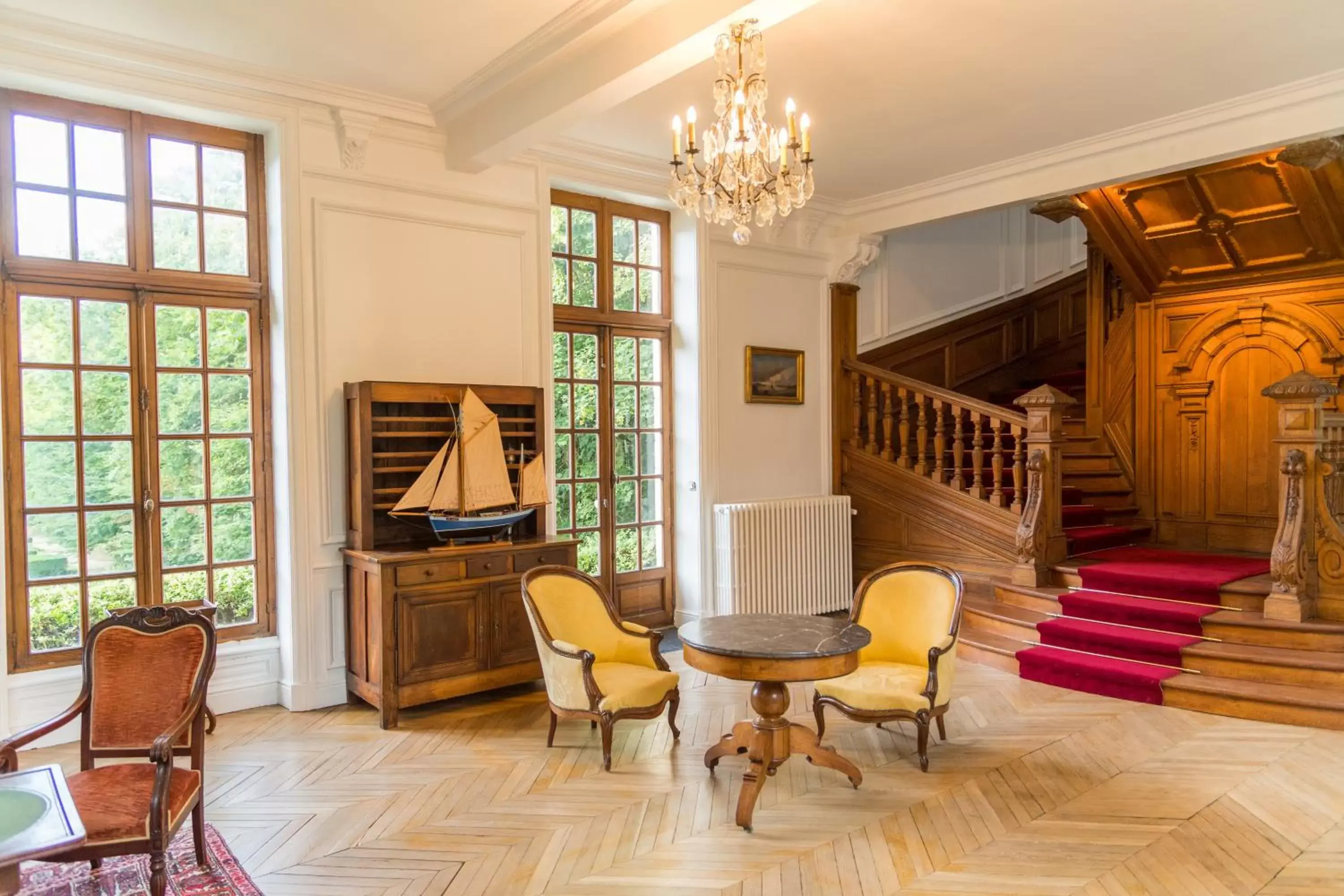 Communal lounge/ TV room, Seating Area in Château du Rondon