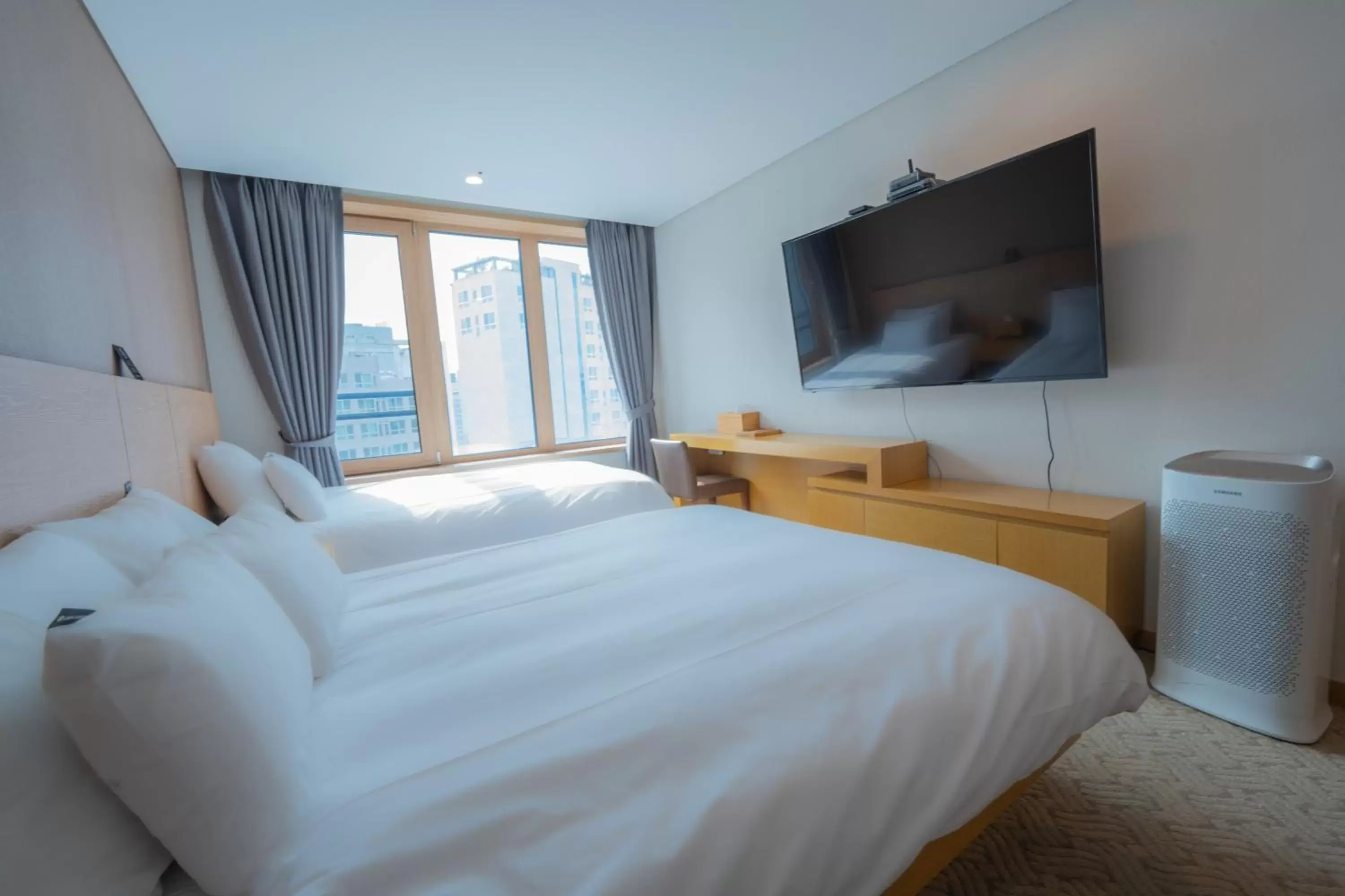 TV and multimedia, Bed in Jongno Dongdaemun Lumia Hotel