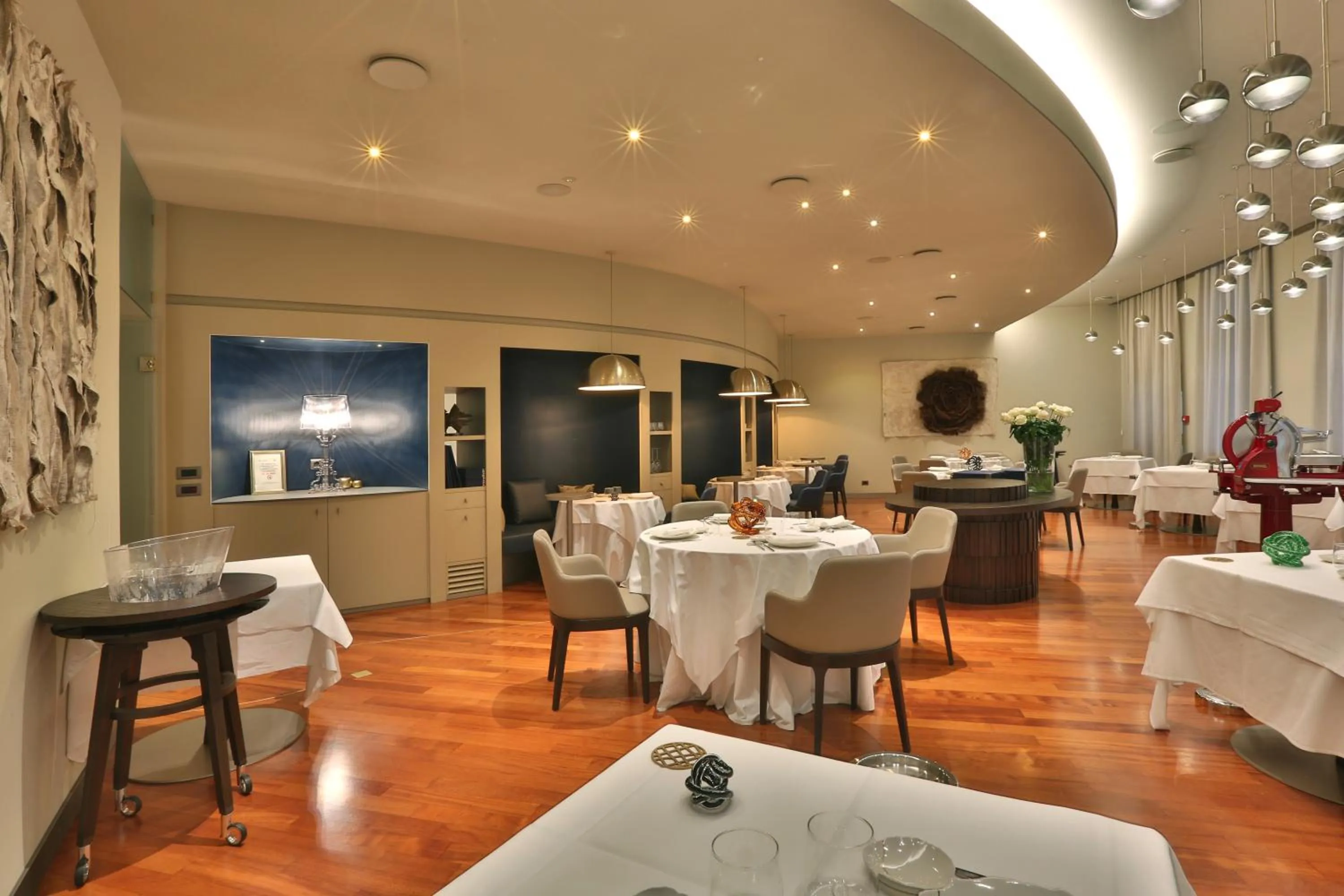 Restaurant/places to eat in Palace Hotel Moderno