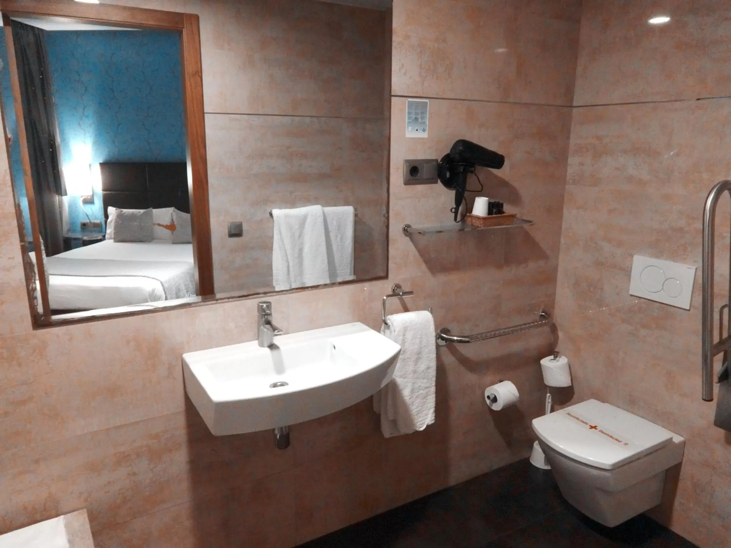 Toilet, Bathroom in Hotel Lloret Ramblas