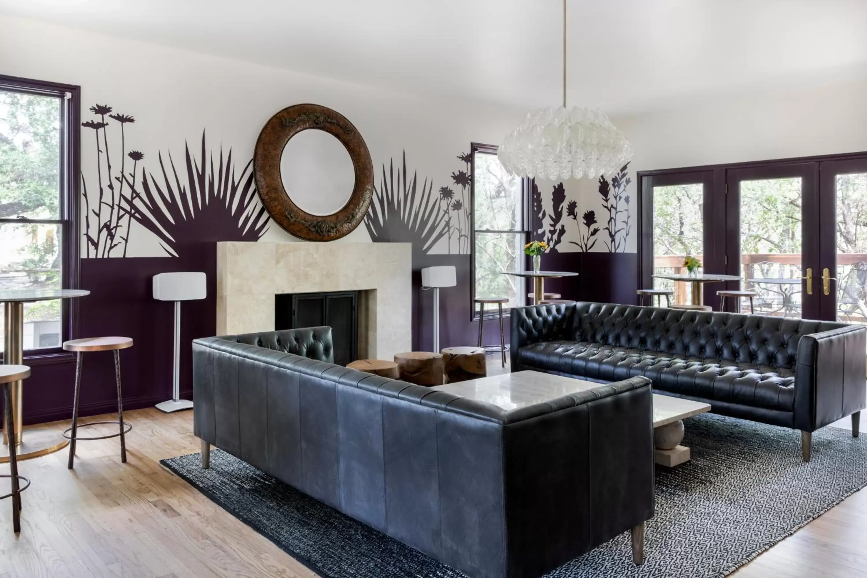 Lounge or bar in Wimberley Inn & bar Lounge or bar in Wimberley Inn & bar