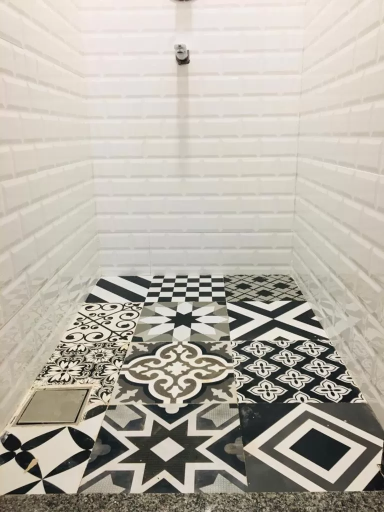 Shower, Bathroom in HALF Hotel, Calangute