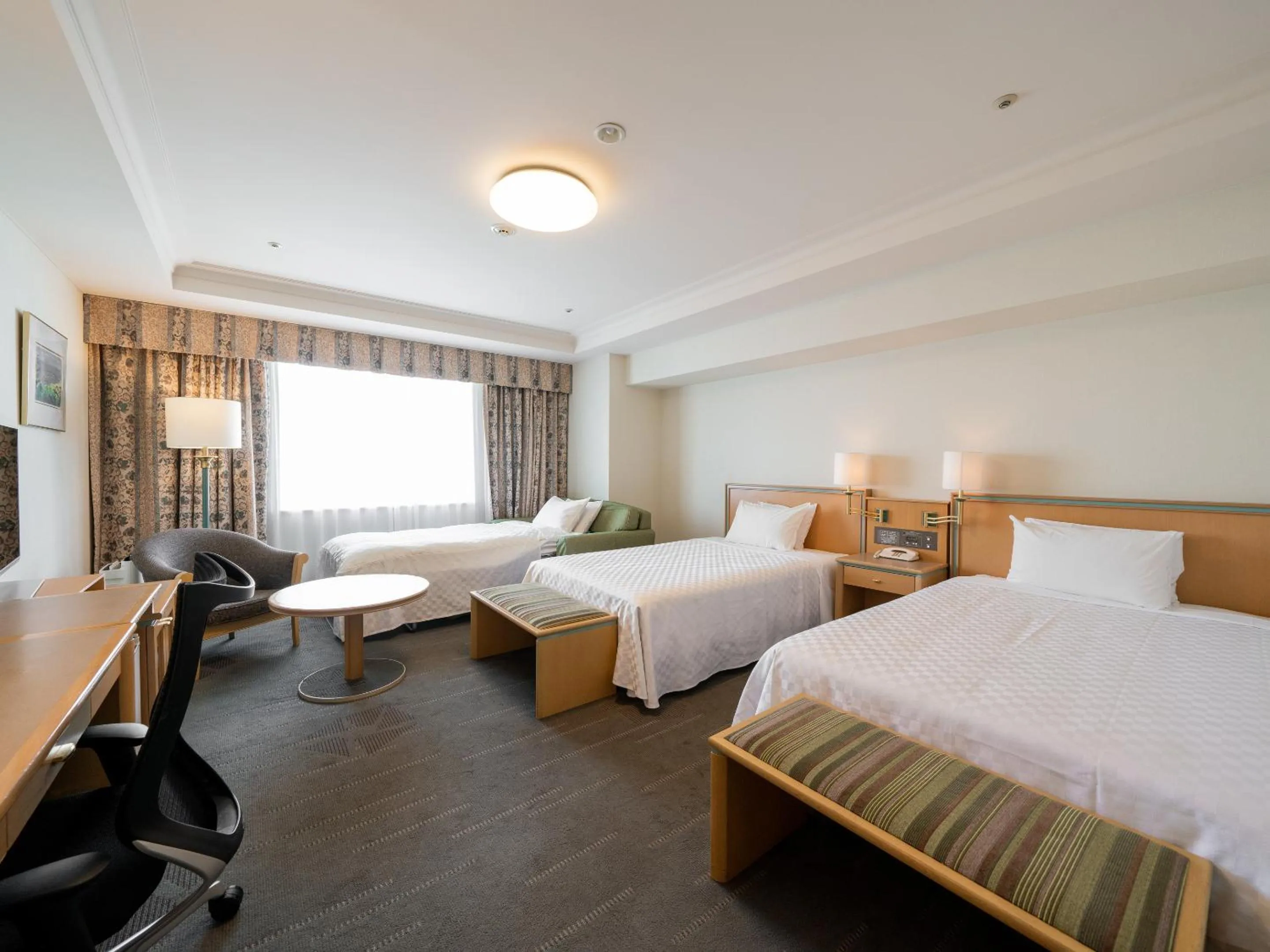 Photo of the whole room, Bed in Keio Plaza Hotel Hachioji