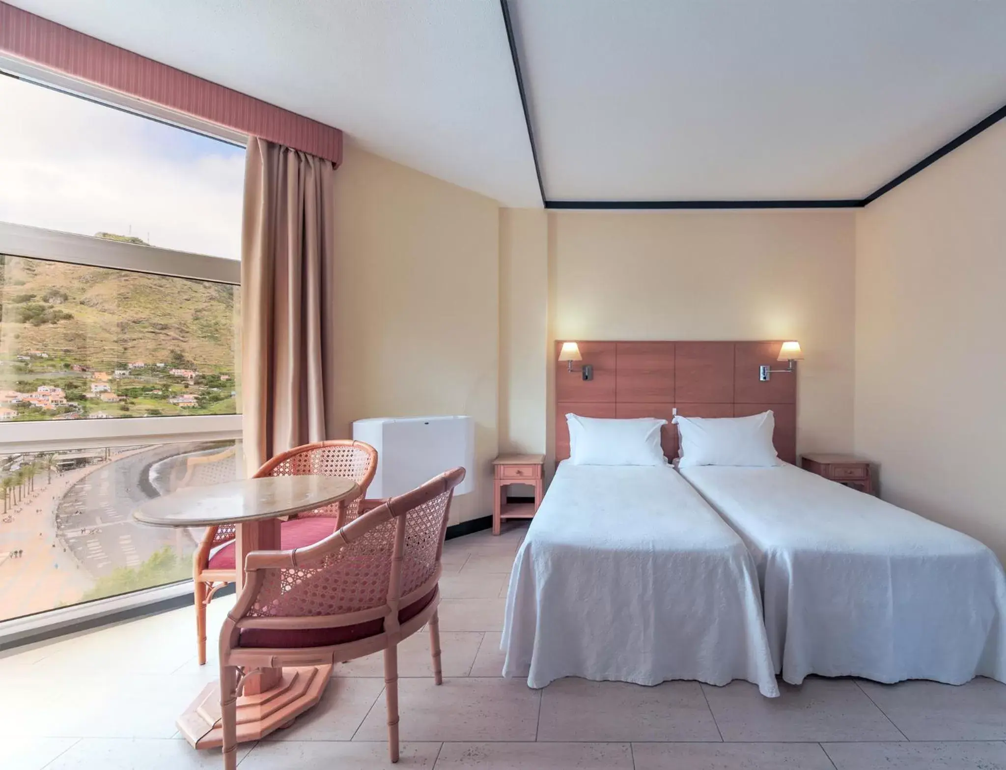 Triple Room with Bay View in Dom Pedro Madeira Triple Room with Bay View in Dom Pedro Madeira