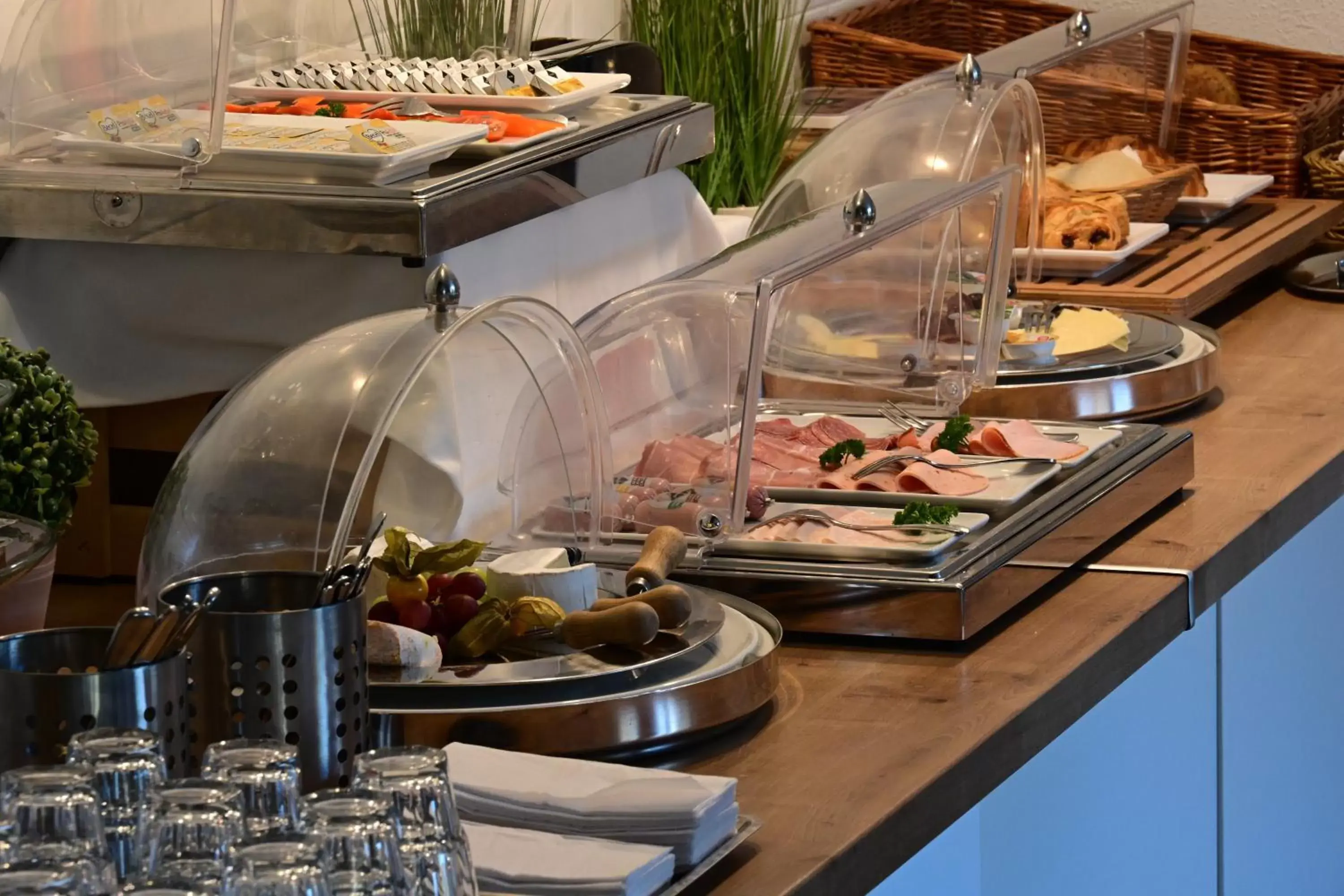 Buffet breakfast in Les Nations Buffet breakfast in Les Nations