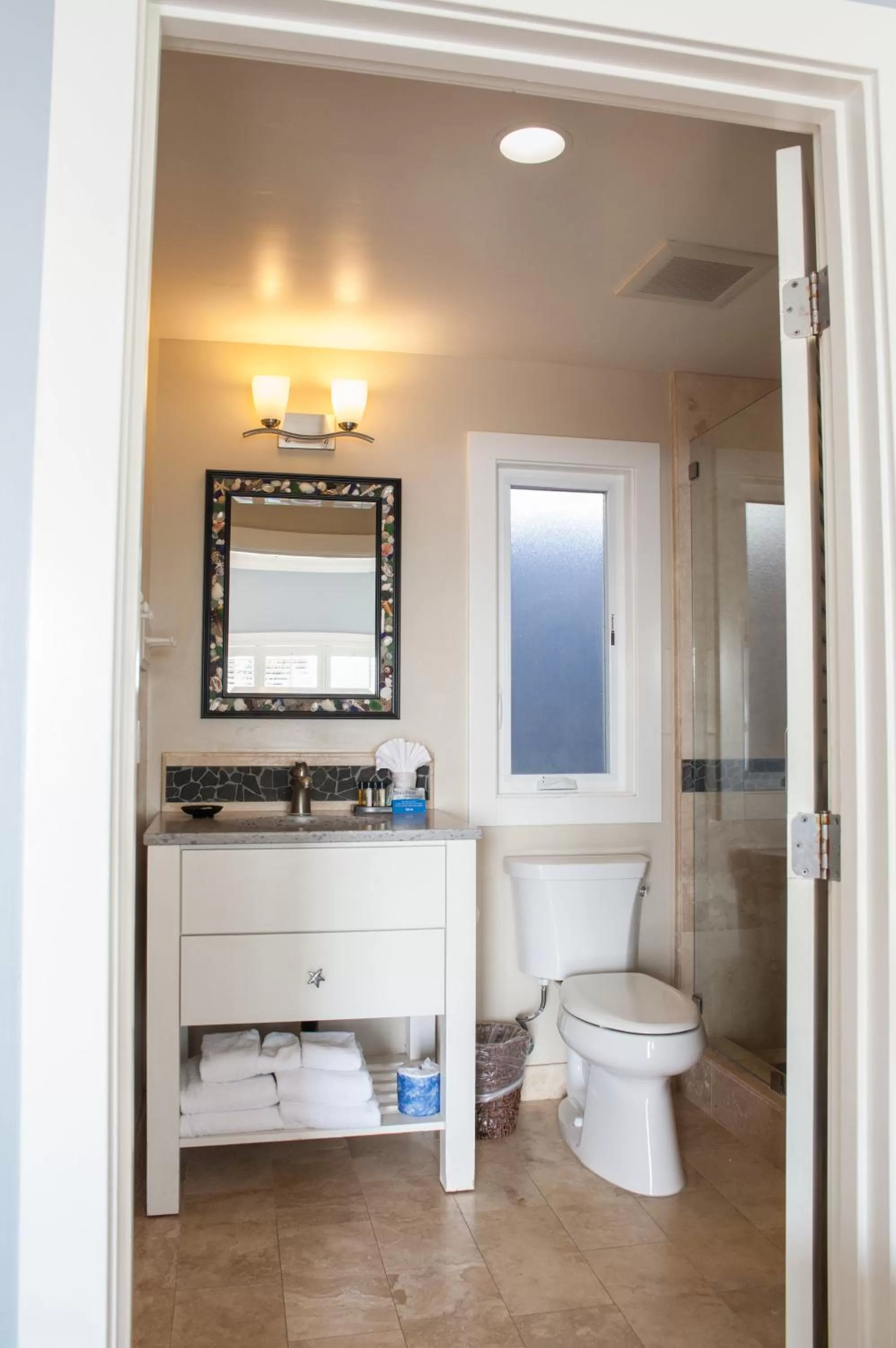 Bathroom in Beach Street Inn and Suites