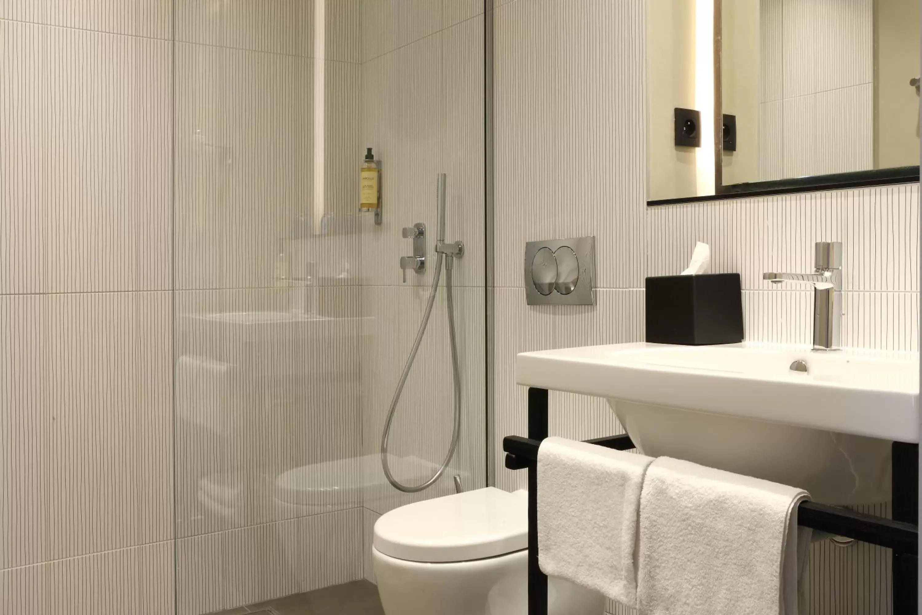 Shower, Bathroom in Best Western Plus Hôtel La Joliette