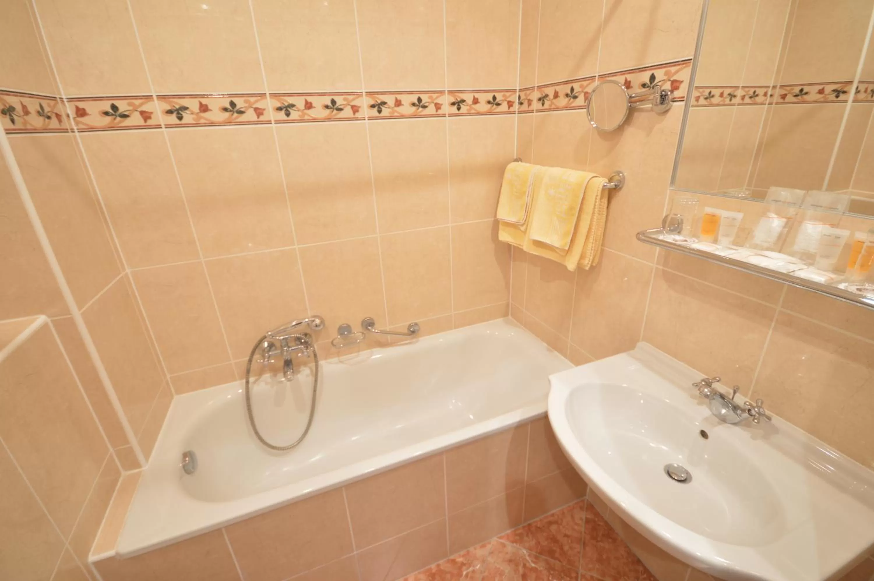 Bathroom in Grandhotel Garni