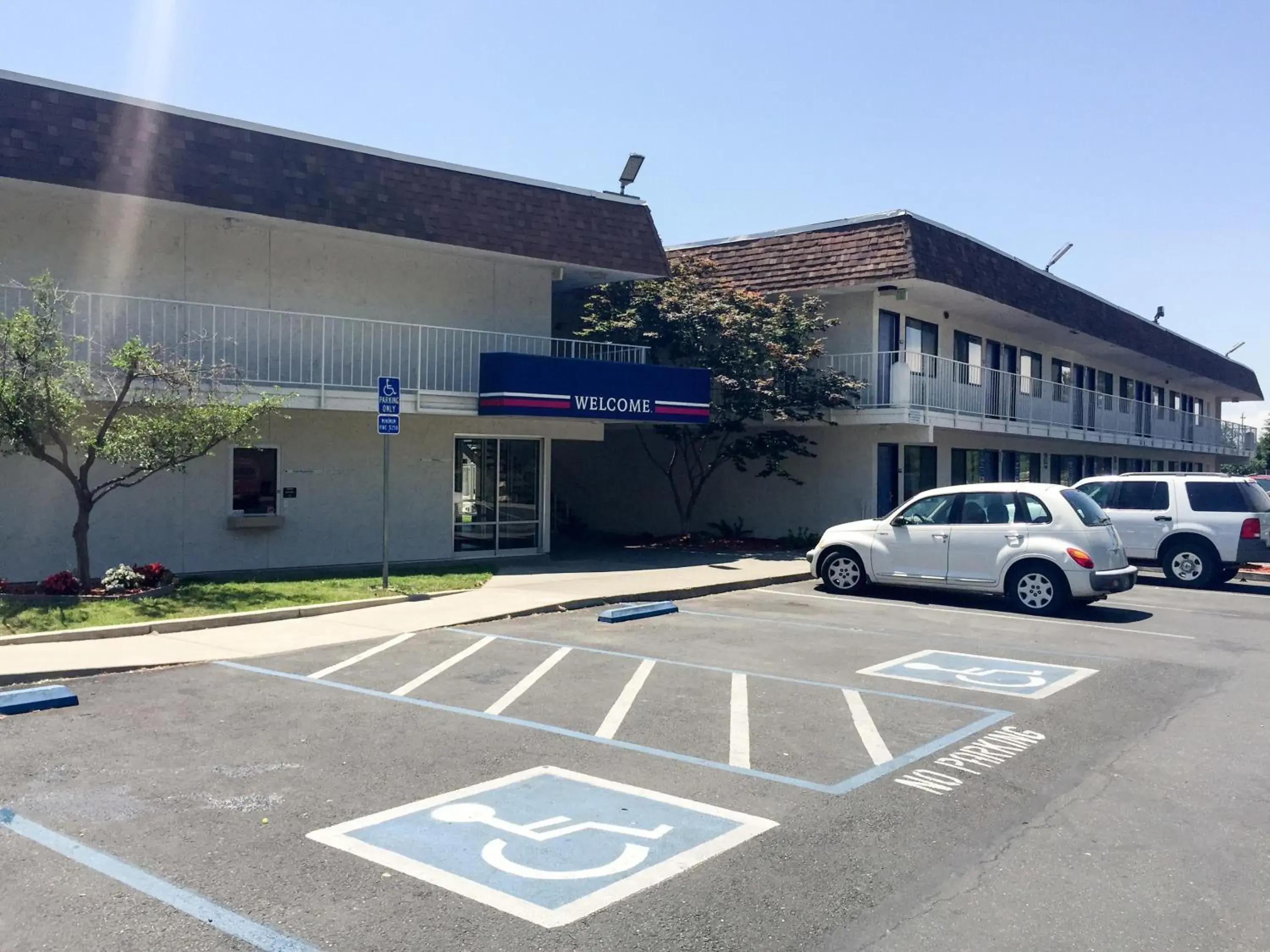 Facade/entrance, Property Building in Motel 6-Oroville, CA