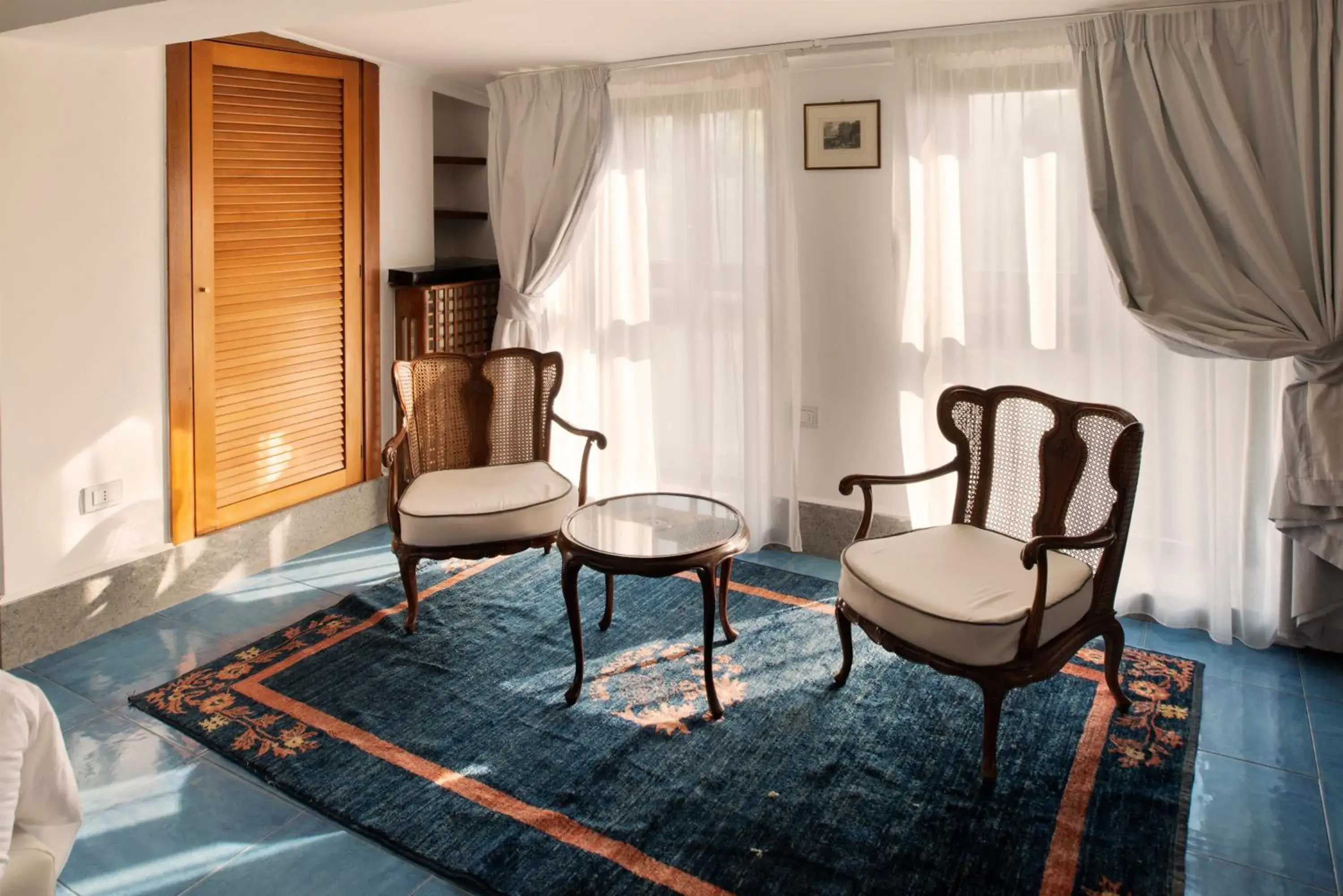 Seating Area in Grand Hotel Cocumella